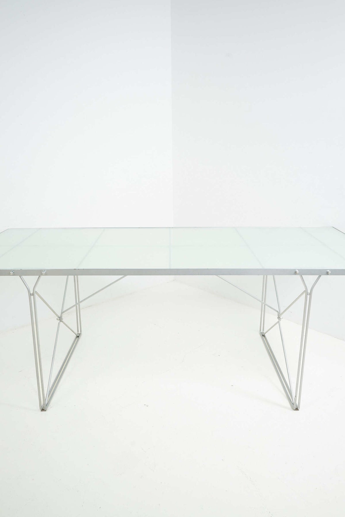 Moment-table-Niels-Gammelgaard-ikea-0845