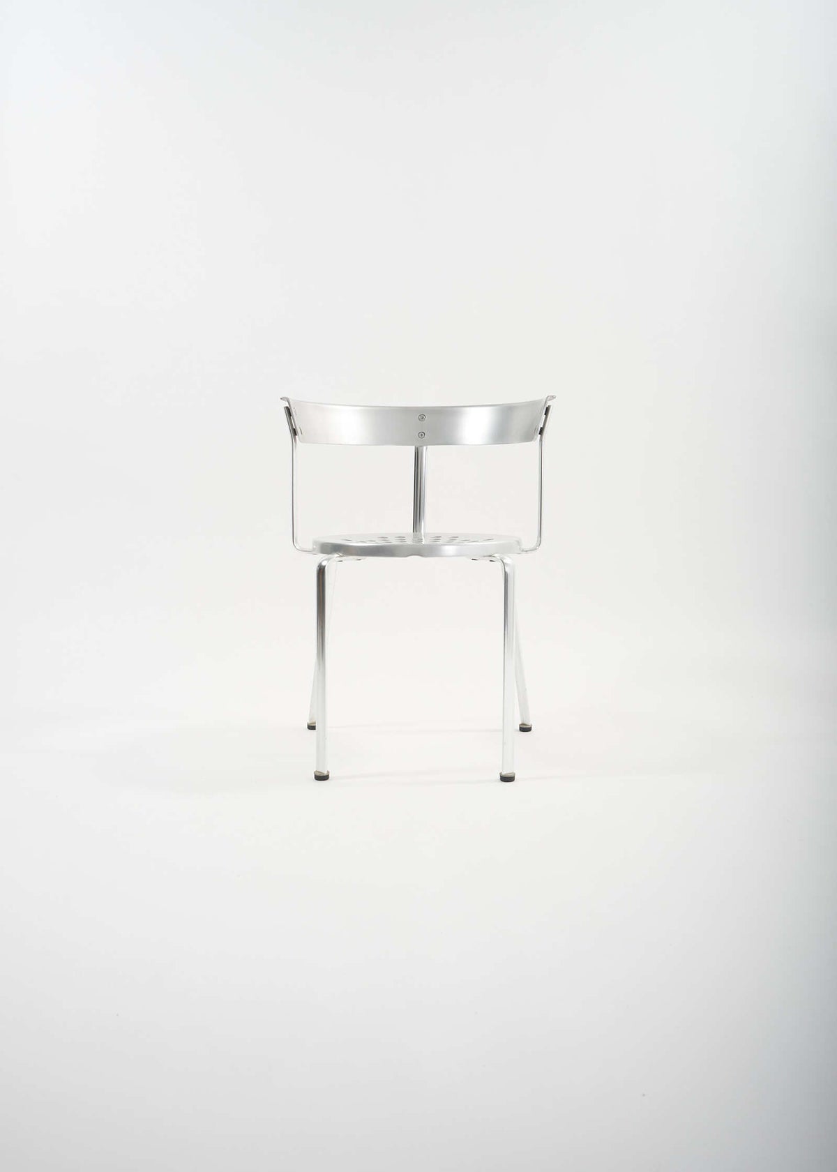 Full_Room_Furniture_ALU4_KurtThut_Seledue_30306