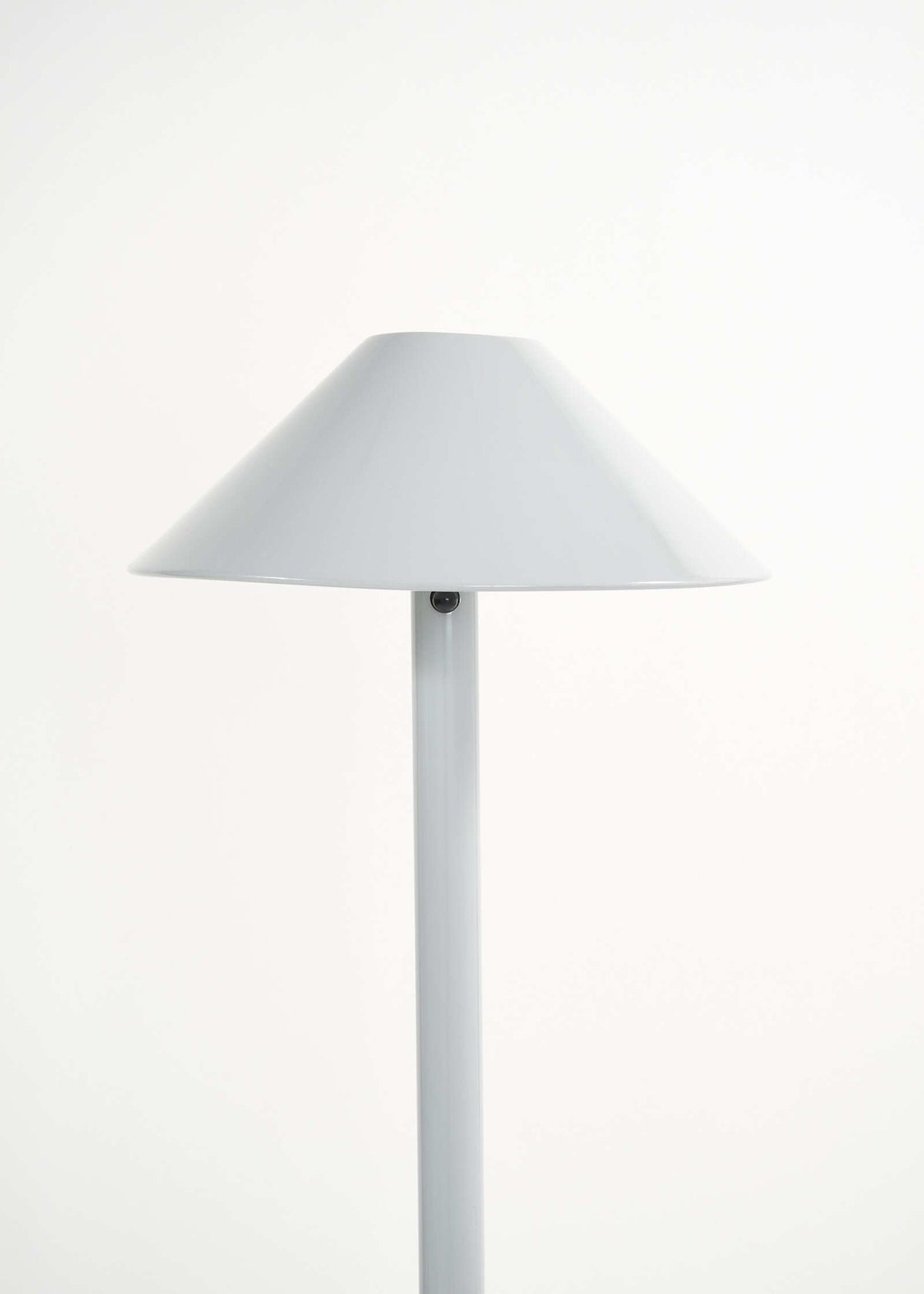 Trapeze-floorlamp-Sverige-vintage-lighting-FullRoom1443