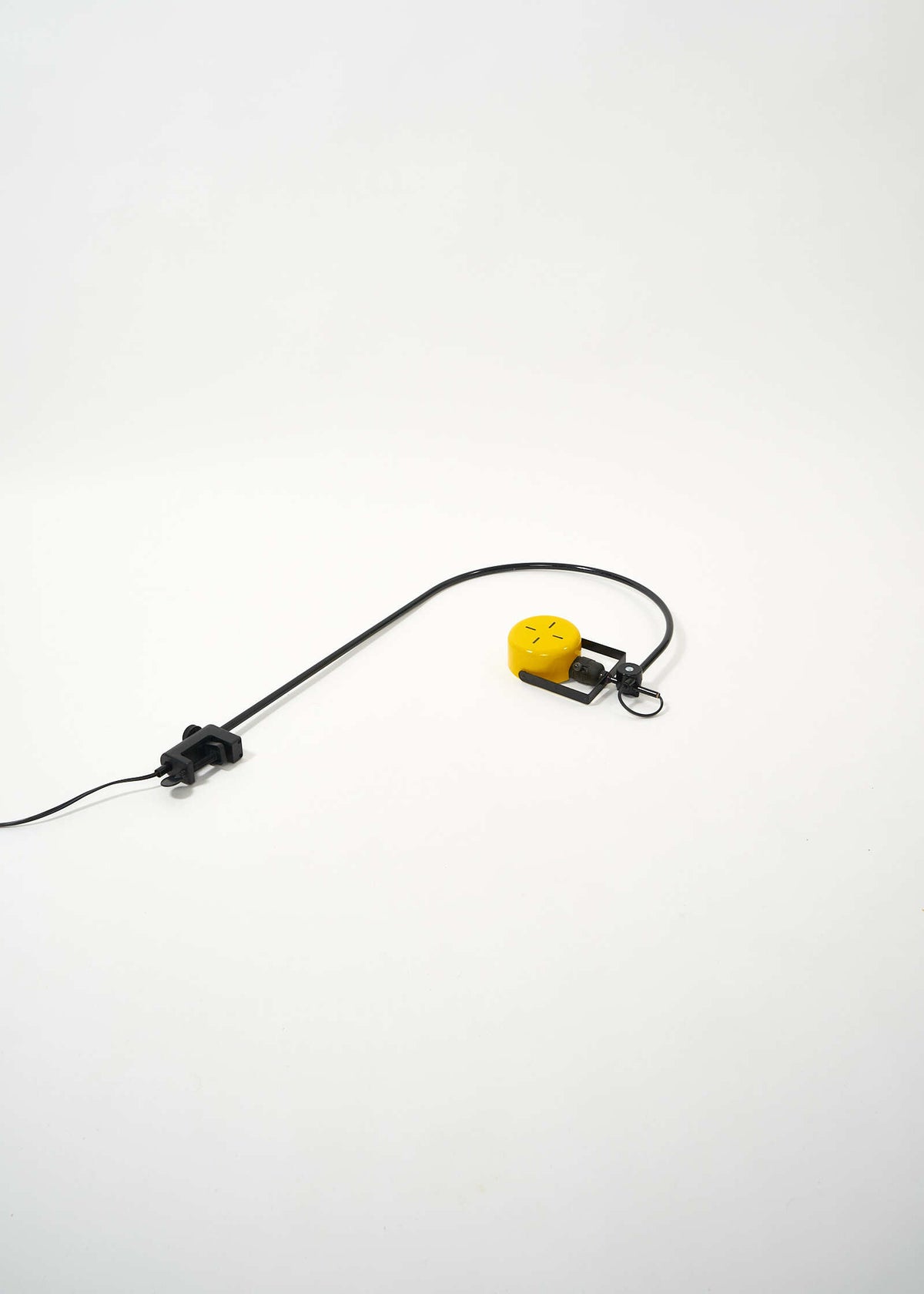 BAZZ-cliplamp-montreal-design-fullroom-0849