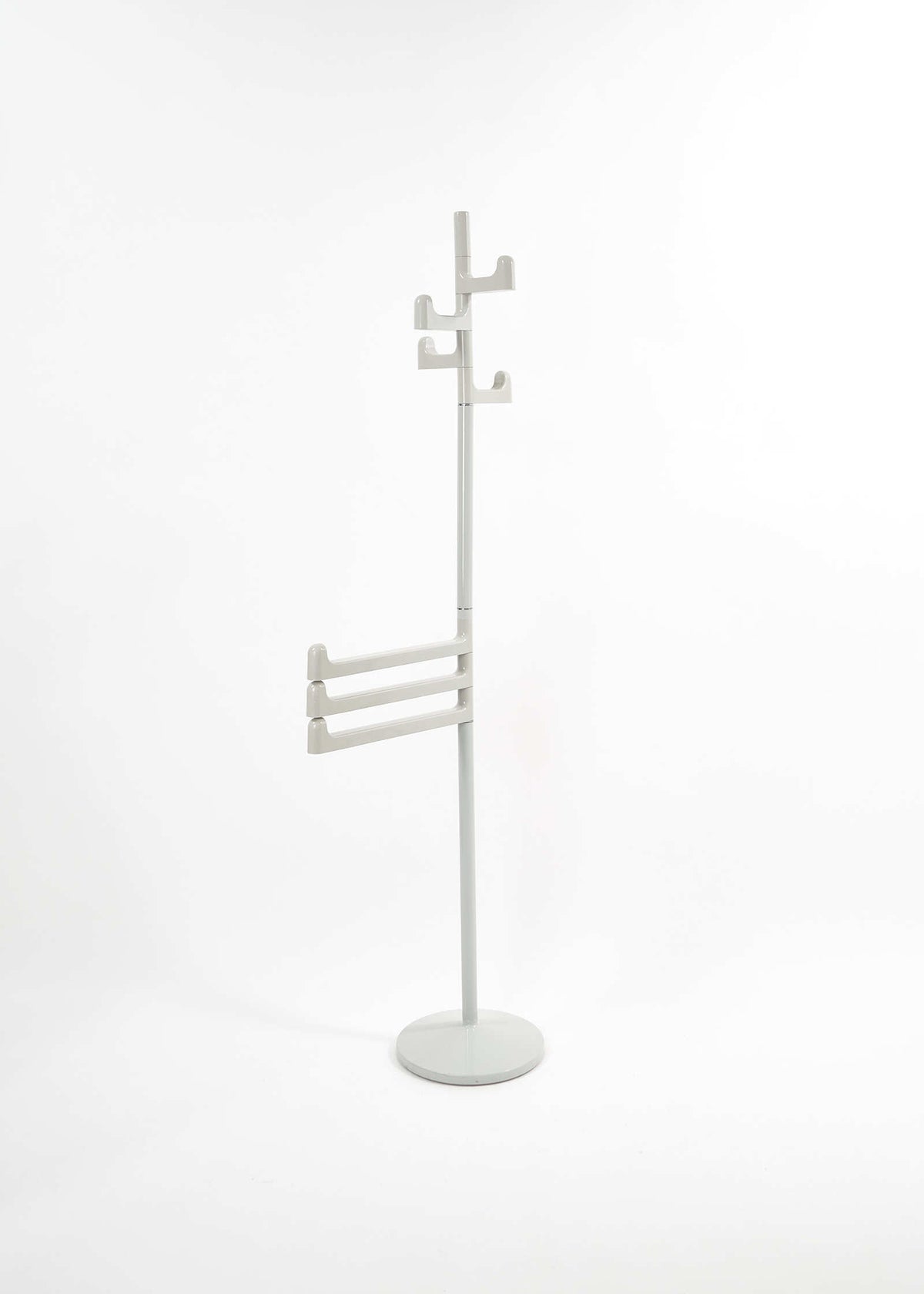 GEDY-makio-hasuike-coatststand-fullroom0282 1