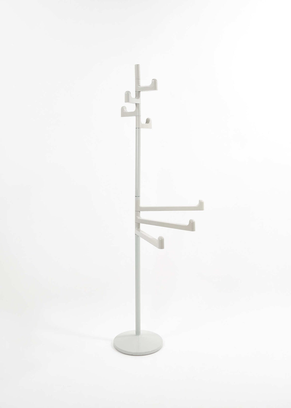 GEDY-makio-hasuike-coatststand-fullroom0289 1