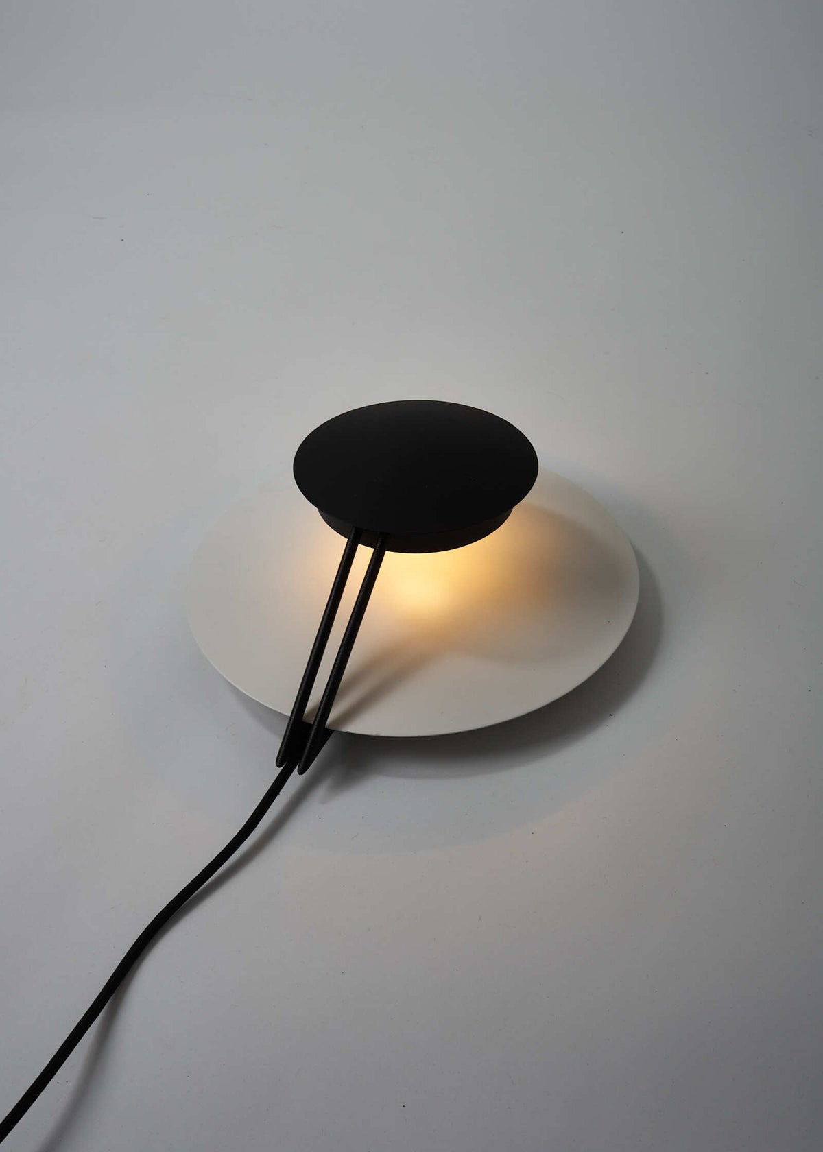 VEGA-sconce-lucianocesaro-trediluce-fullroom0265