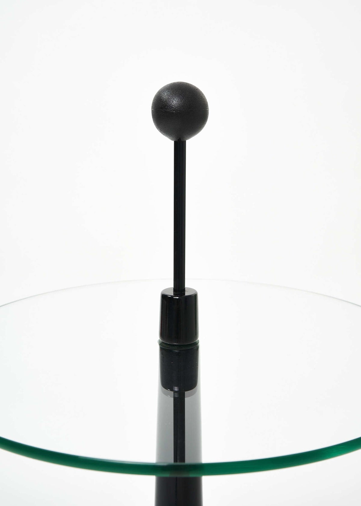 MEMPHIS-sidetable-italiandesign-fullroom3329