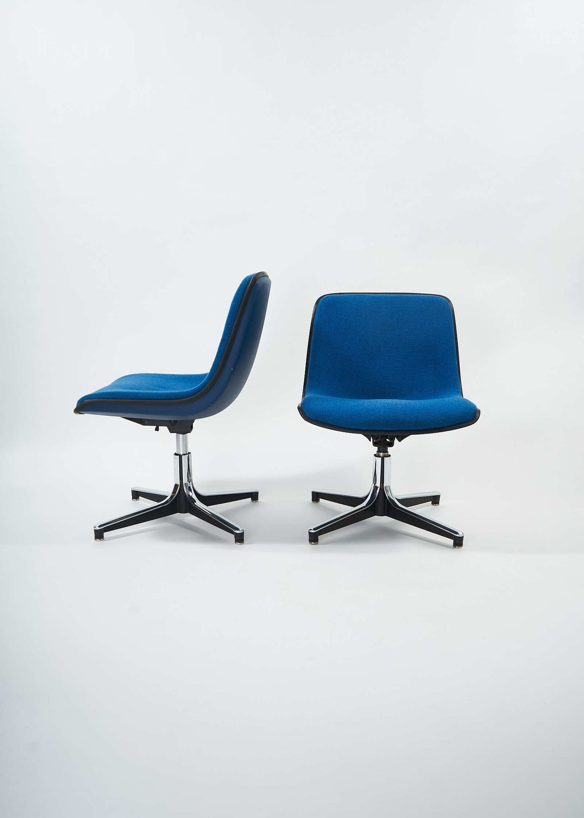 Steelcase_CharlesPollock_FullRoom_VintageChair-1090