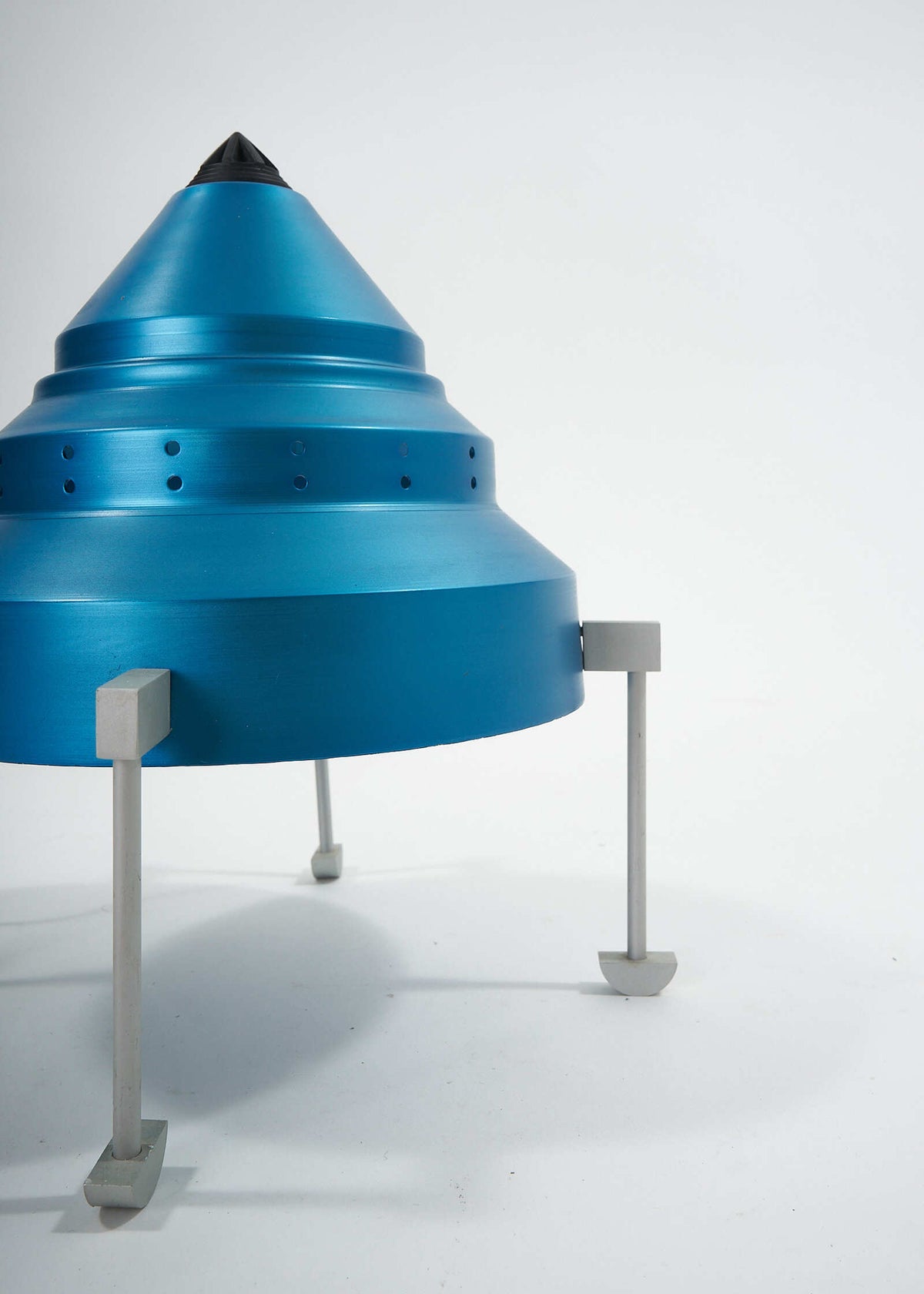 Zenith-Lamp-Meteore-Design-FullRoom0270