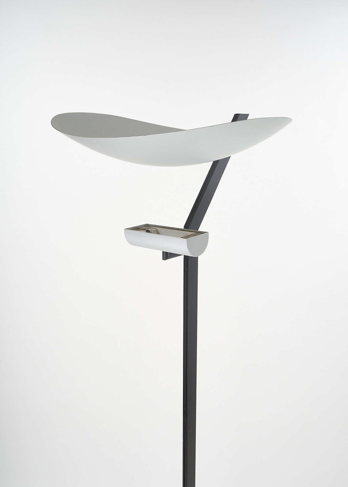 Zen-lamp-Ernesto-Gismondi-Artemide- FullRoom1113