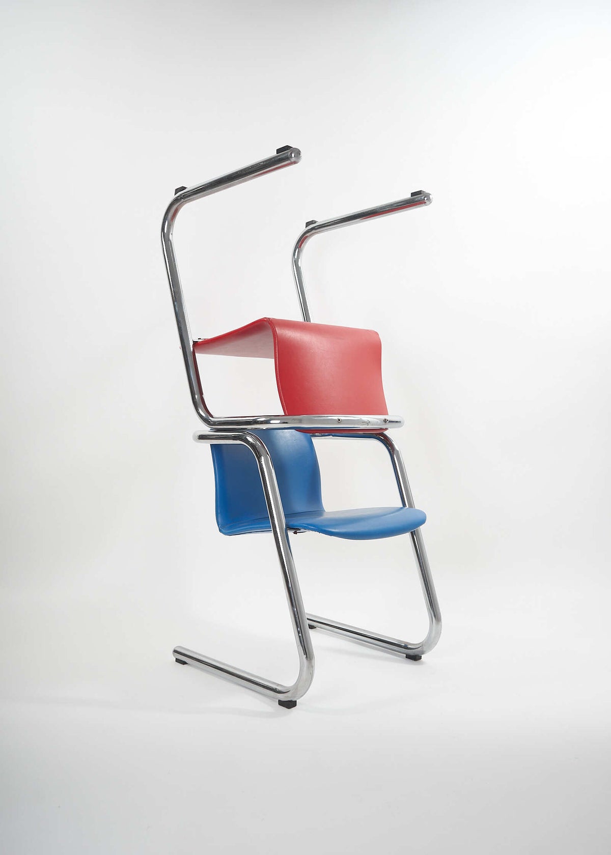 100:300-chairs-PhilipSalmon-HughHamilton-Kinetics-FullRoom-1914
