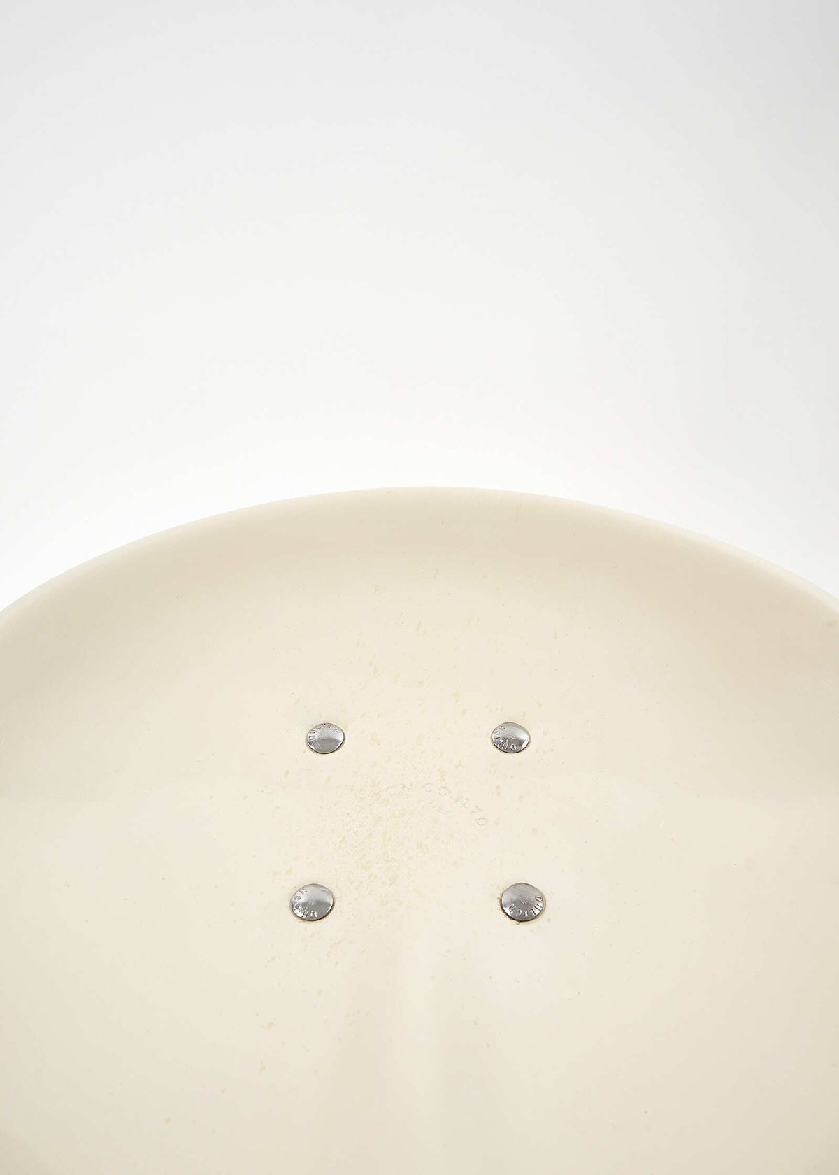 Lotus-Stool-Yasu-Sasamoto-Dulton-FullRoom2180
