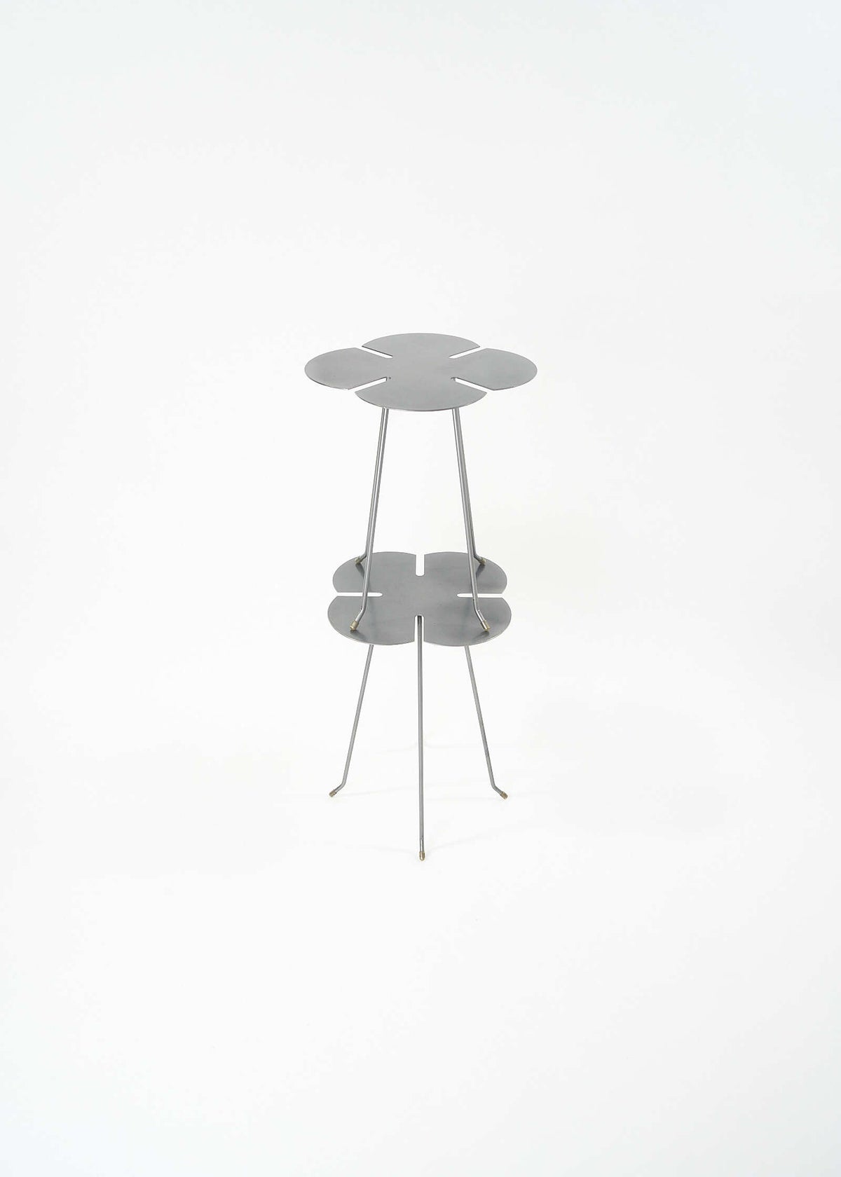Clover-Leaf-Table-Vello-Hubel-FullRoom0304