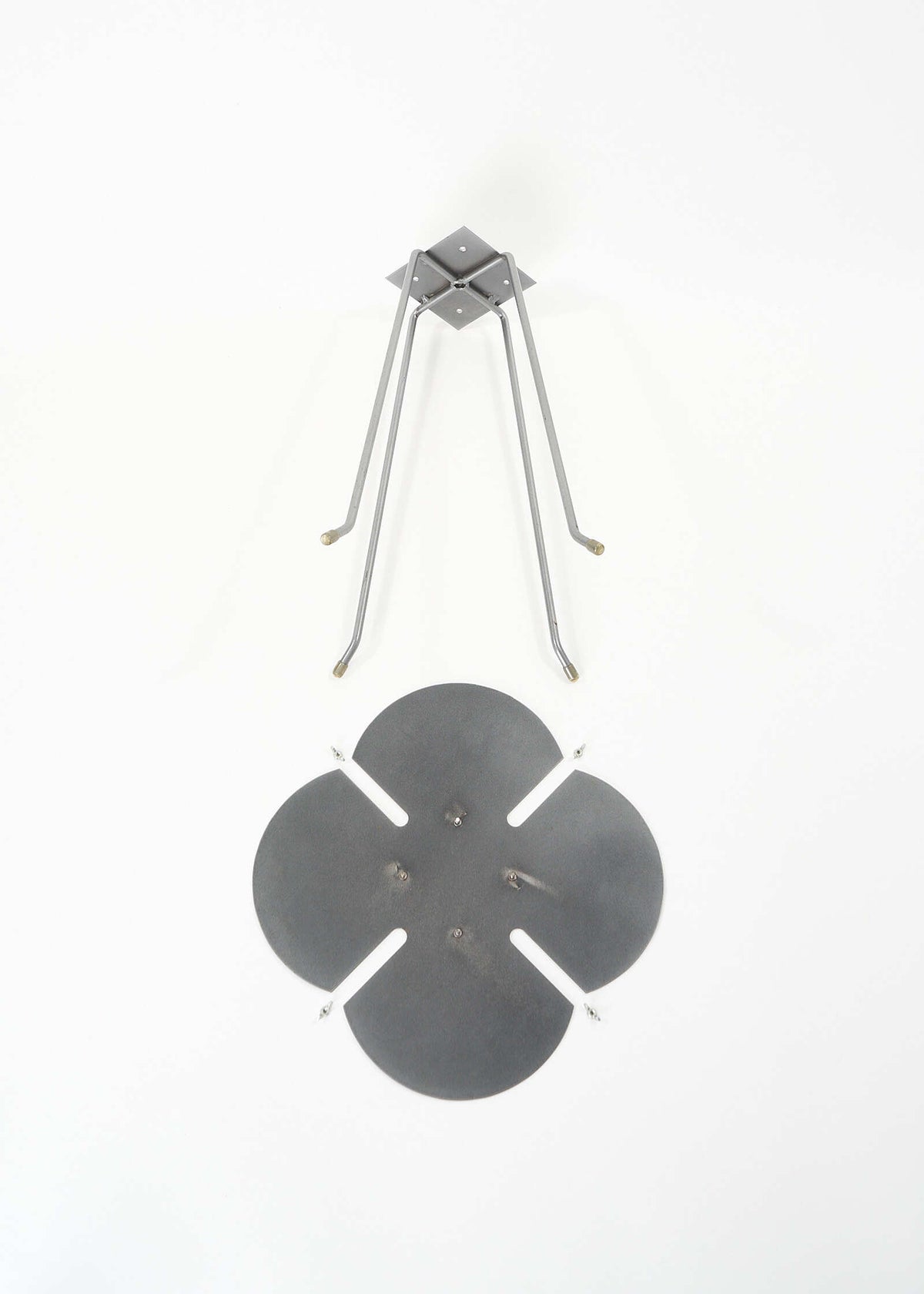 Clover-Leaf-Table-Vello-Hubel-FullRoom0314