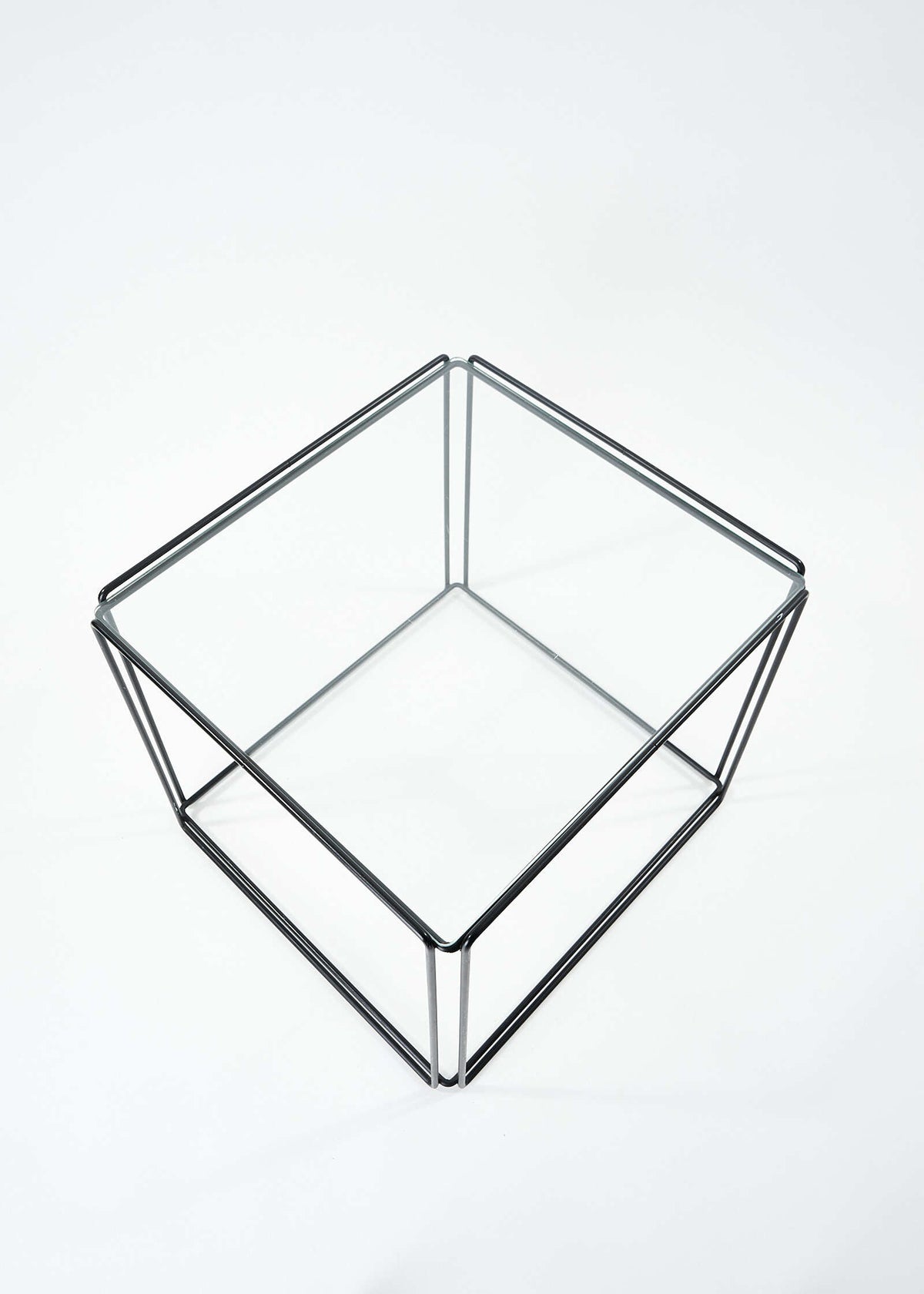 Isocele-Table-Max-Sauze-Atrow-FullRoom2476