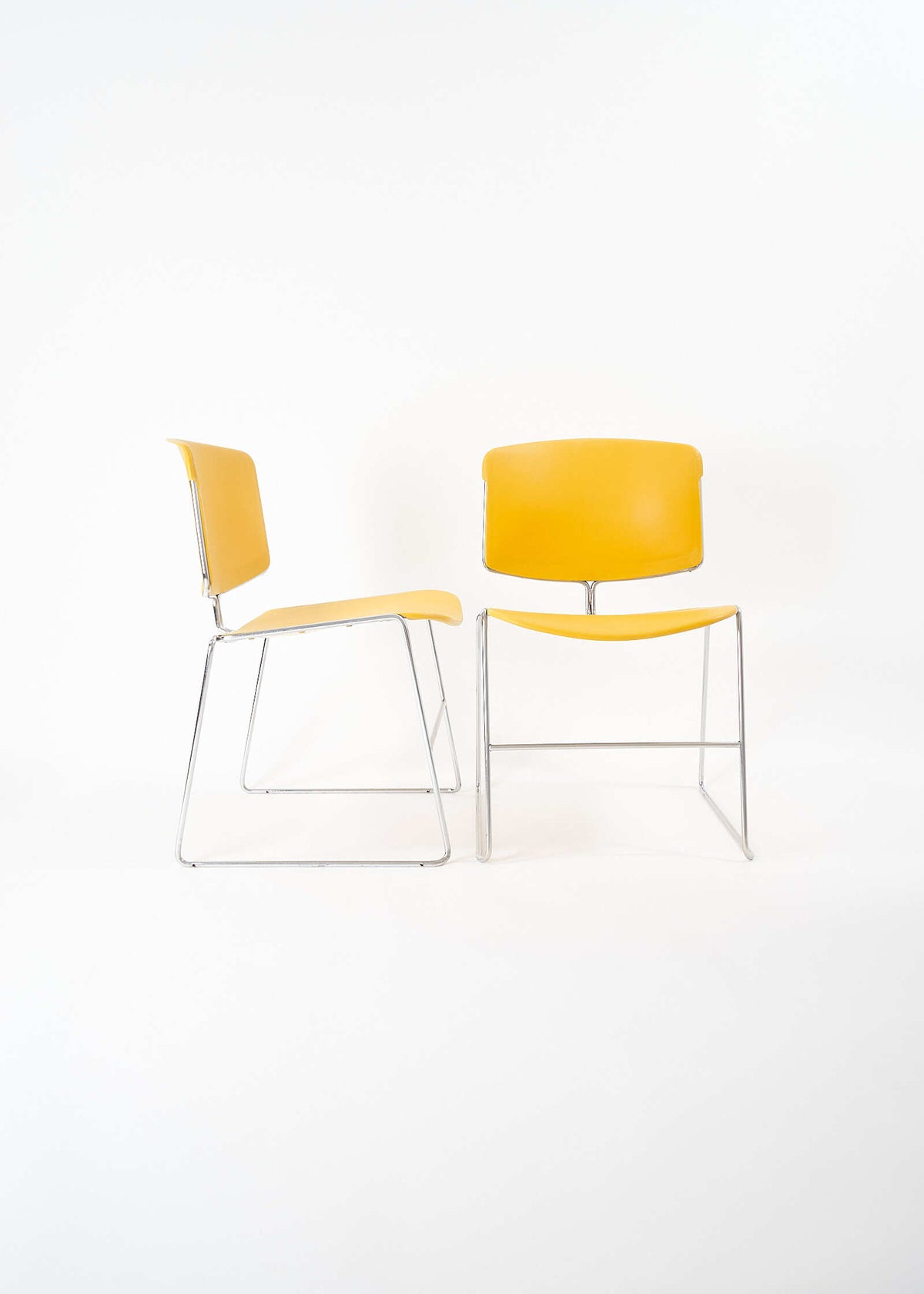 Max-Stacker-Chair-Steelcase-FullRoom3225