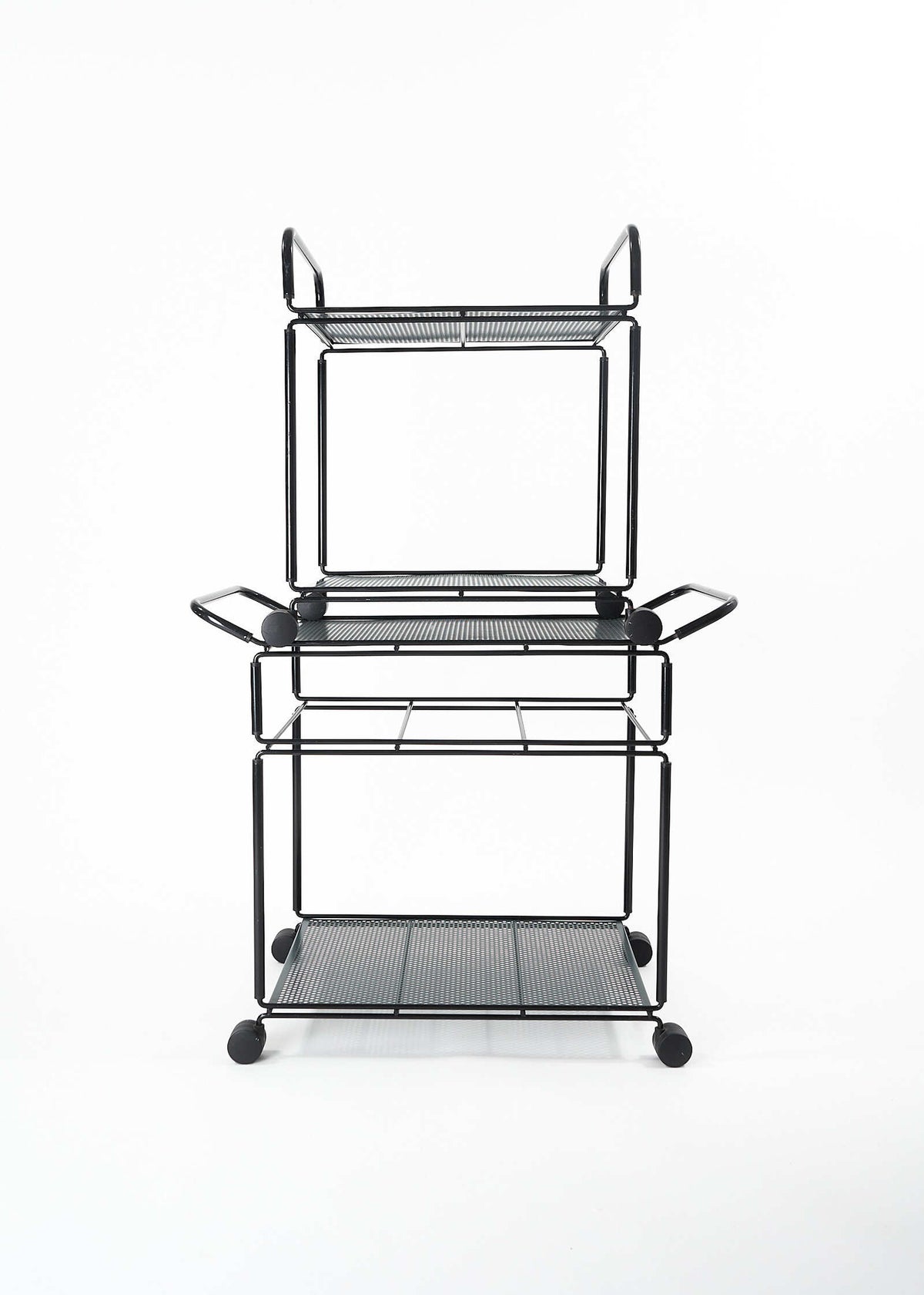 KRI-trolley-Niels-Gammelgaard-Ikea-FullRoom0295