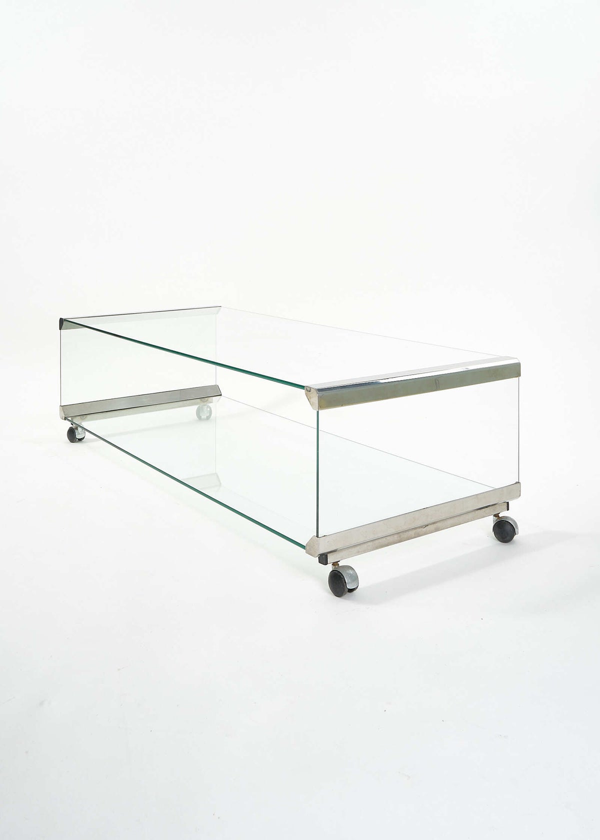 George-Table-Pierangelo-Galloti-&Radice-FullRoom1403