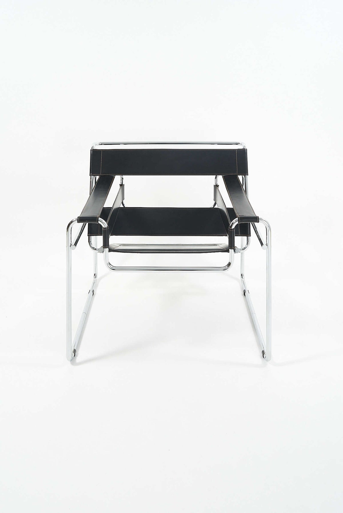 Wassily-Stendig-Cassina-Knoll-Marcel-Breuer-FullRoom0585