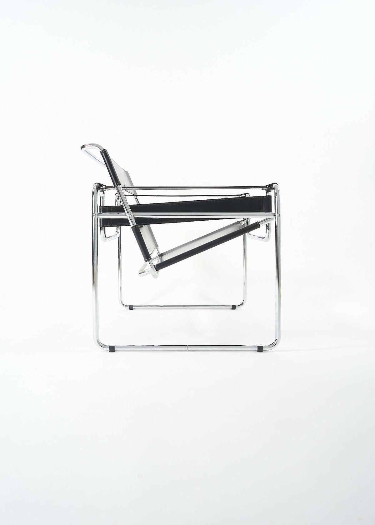 Wassily-Stendig-Cassina-Knoll-Marcel-Breuer-FullRoom0845