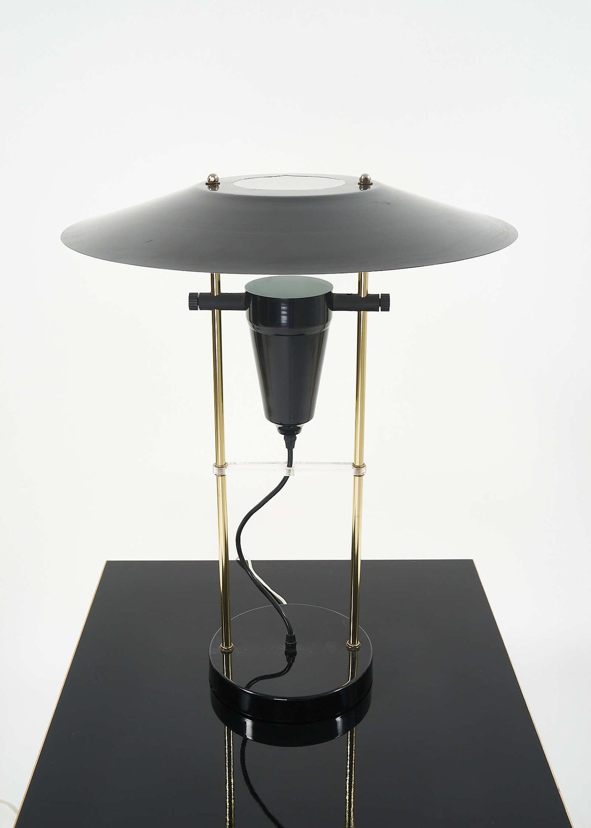 Bauhaus-Side-Table-FullRoom1847
