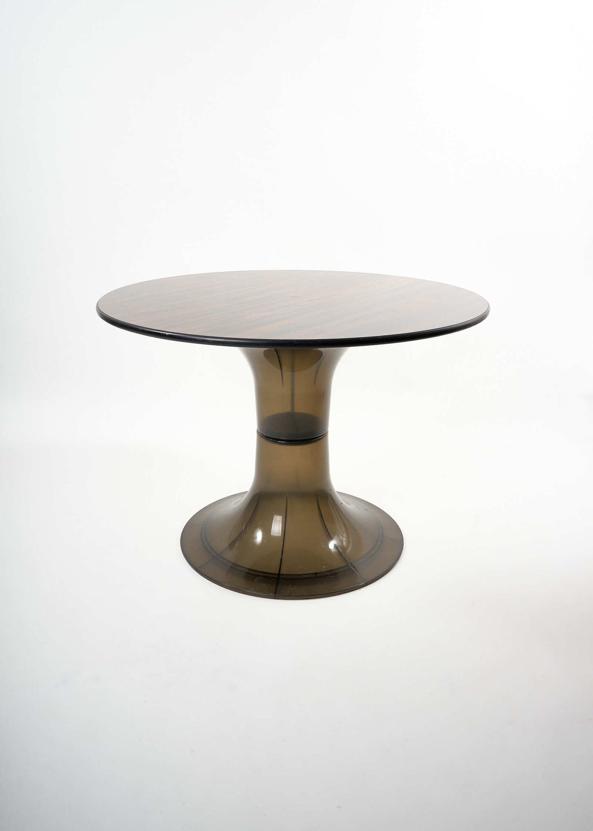 Treco-table-AvantGarde2000-FullRoom1128