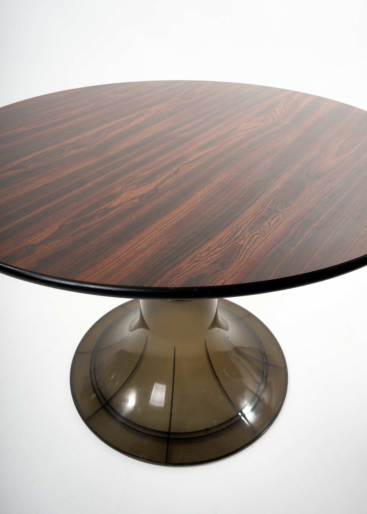 Treco-table-AvantGarde2000-FullRoom1129