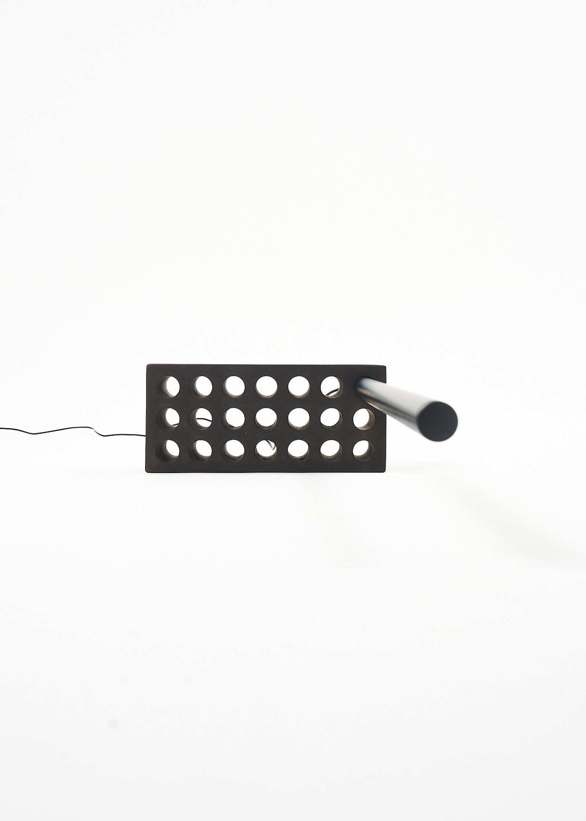 Brick-lamp-umbrashift-philippe-malouin-fullroom0799