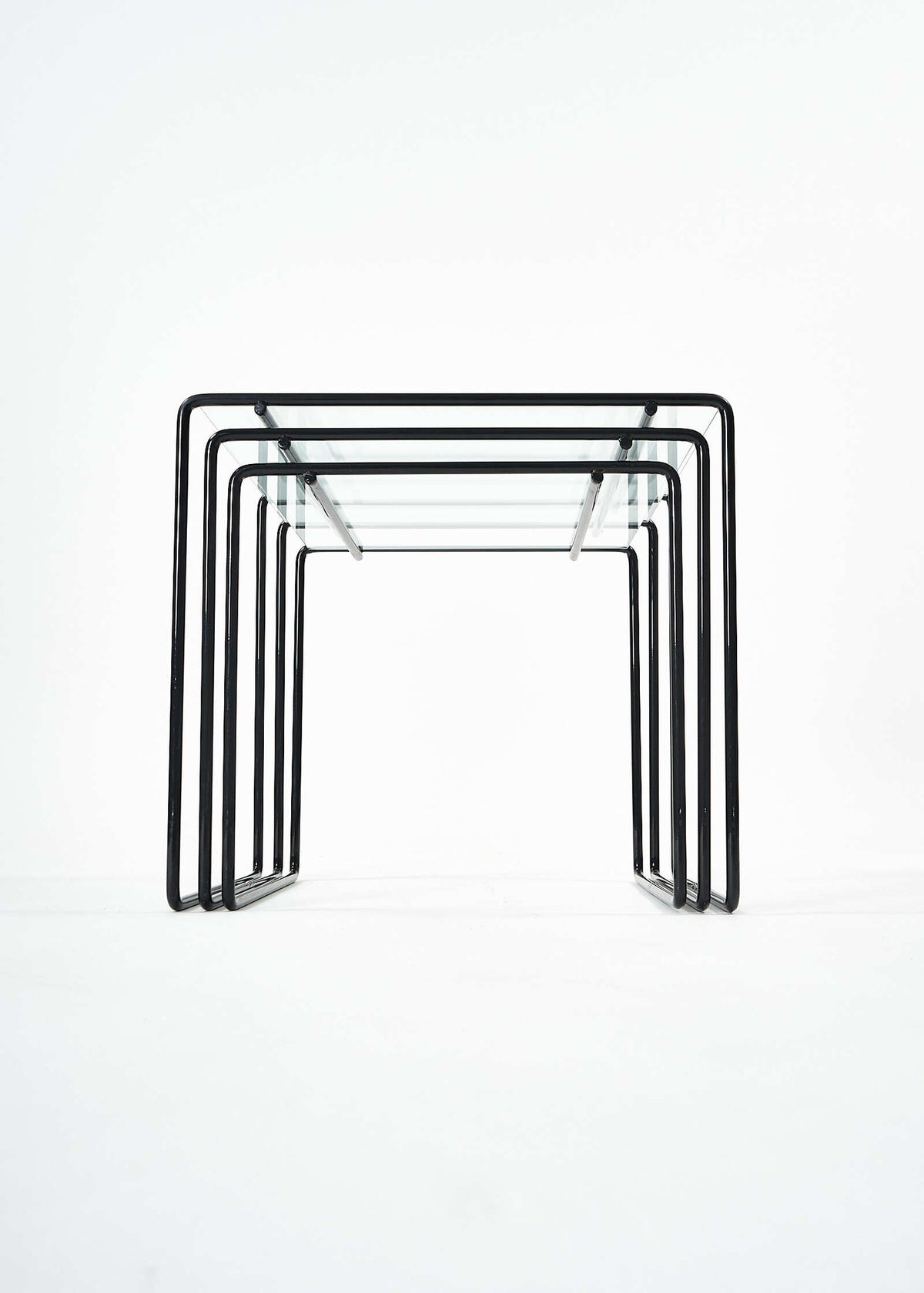 Nesting-Tables-MarcelT-KazuhideTakahama-Cassina-FullRoom5435