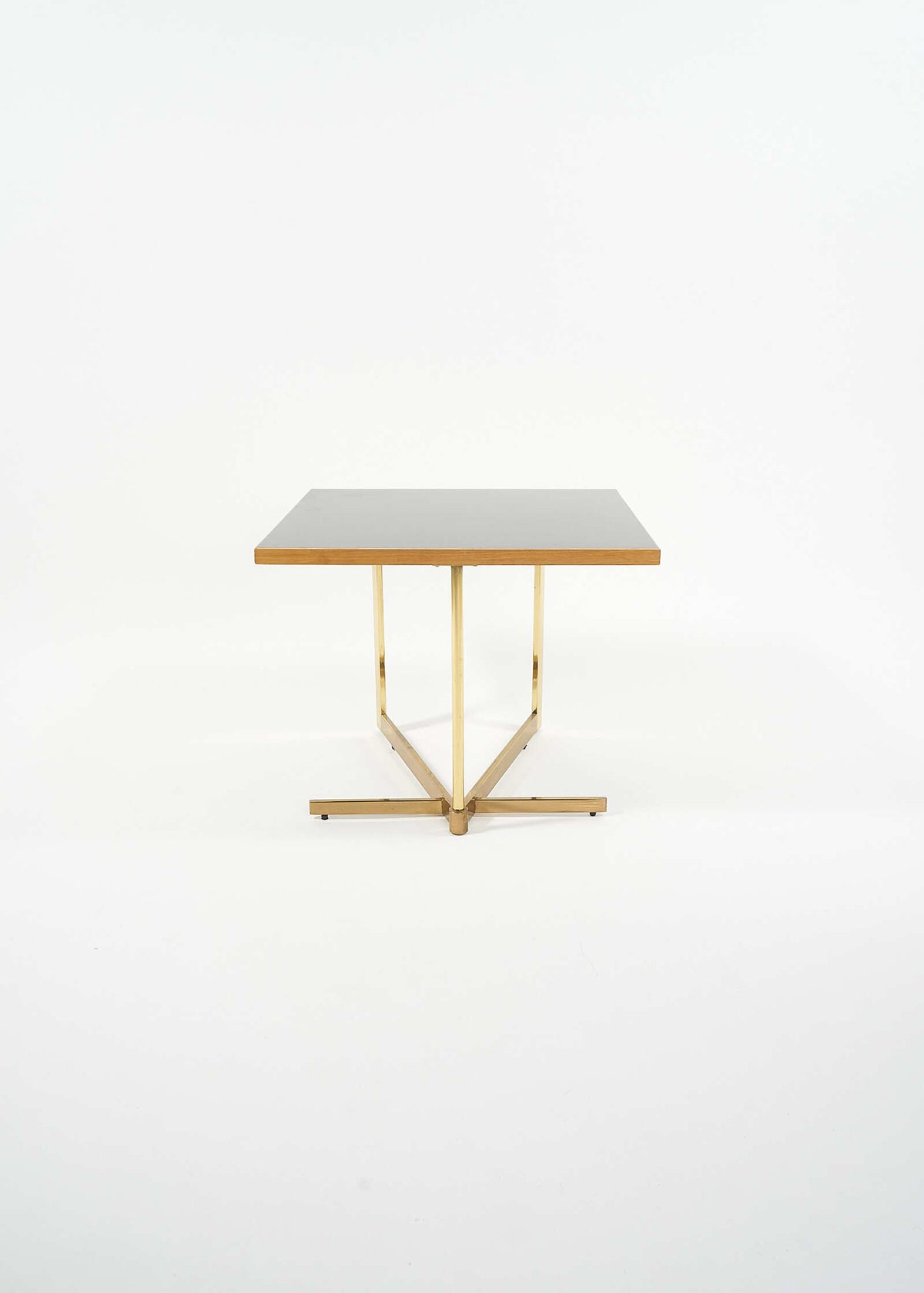 Bauhaus-Side-Table-FullRoom1825