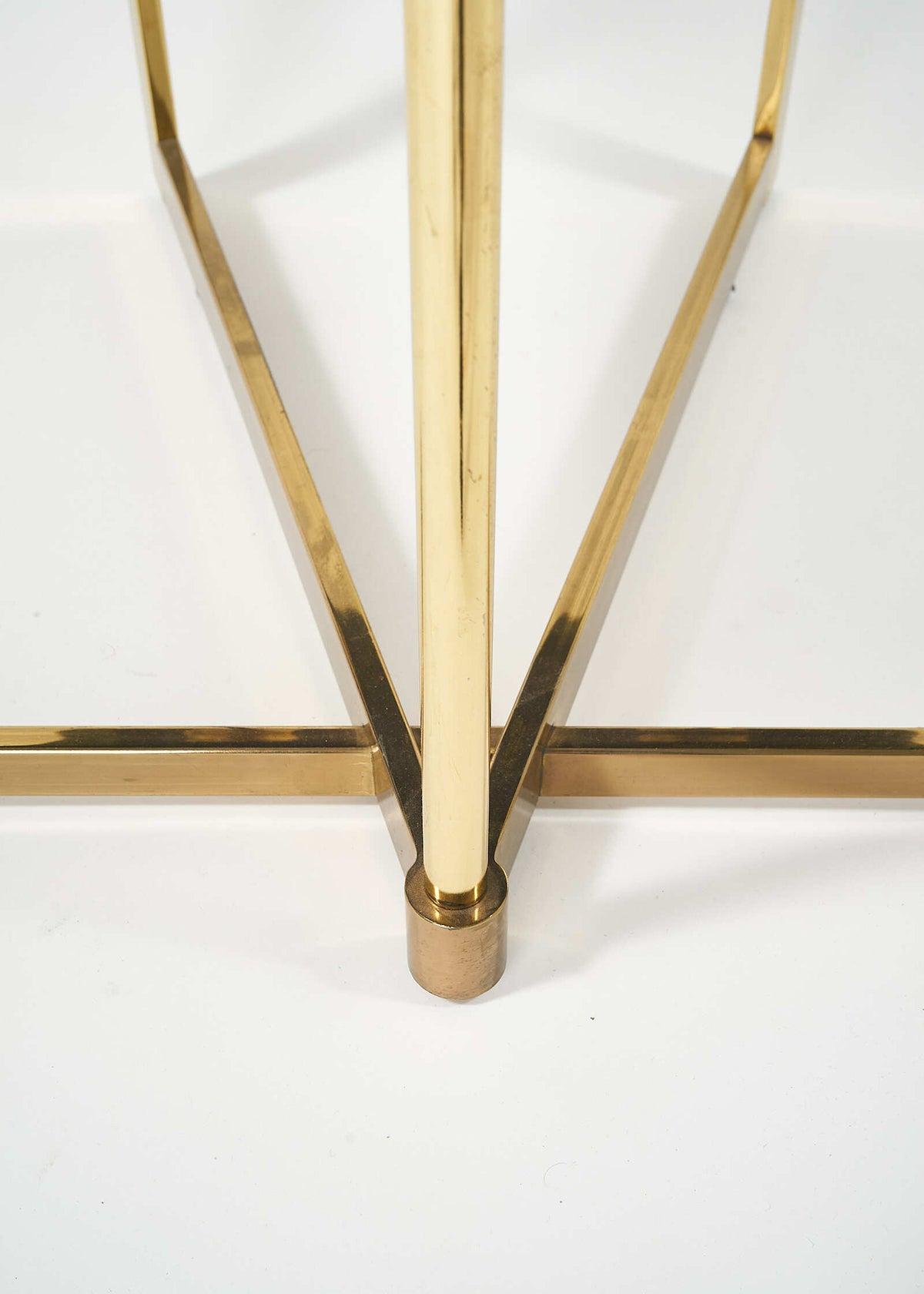Bauhaus-Side-Table-FullRoom1839