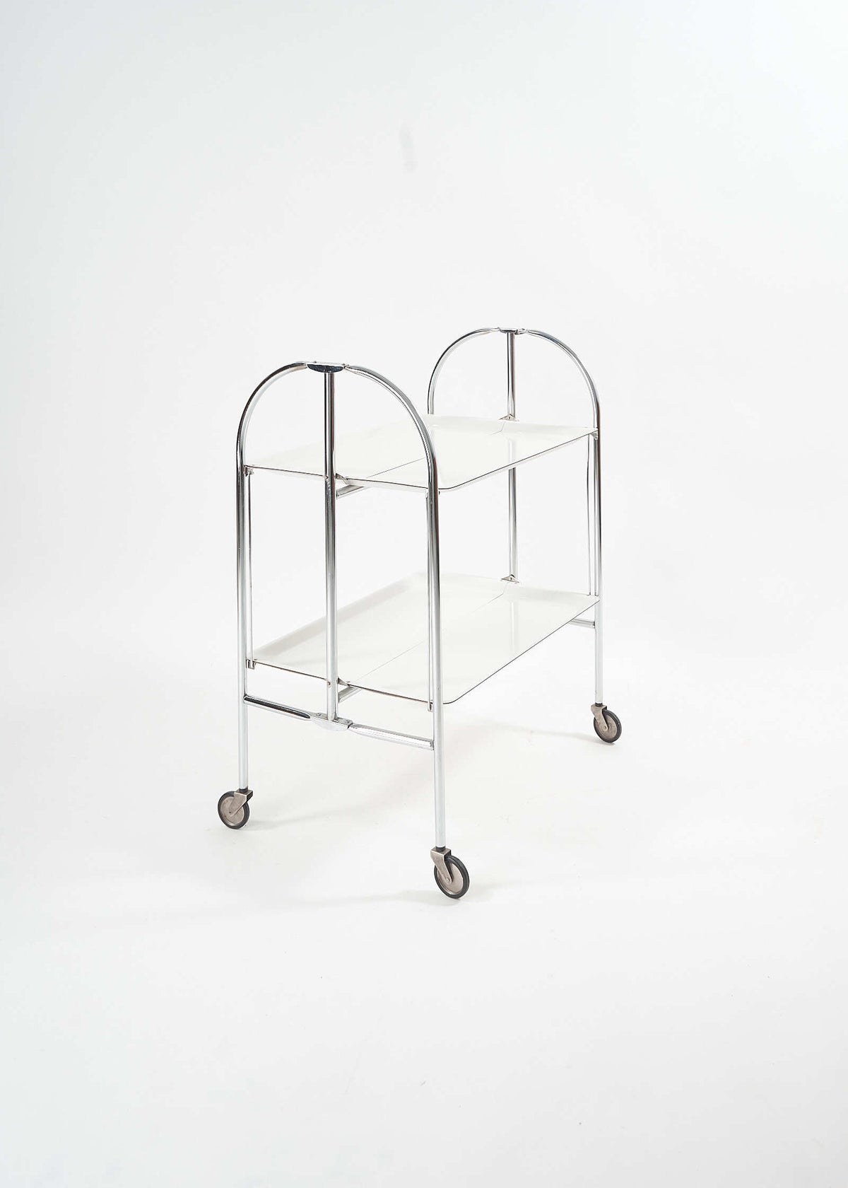 Bremshey-rolling-cart-full-room0277 1