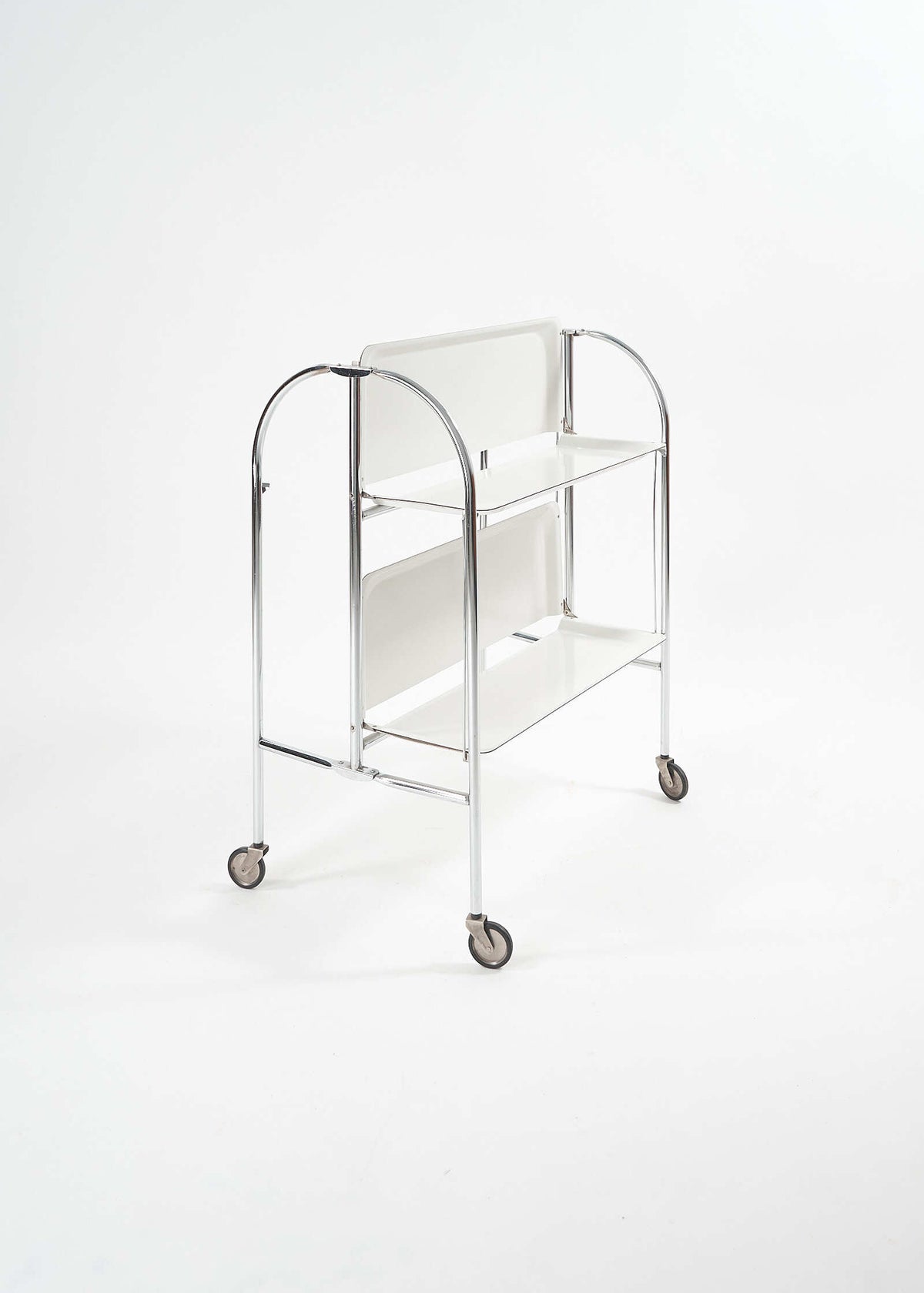 Bremshey-rolling-cart-full-room0280 1