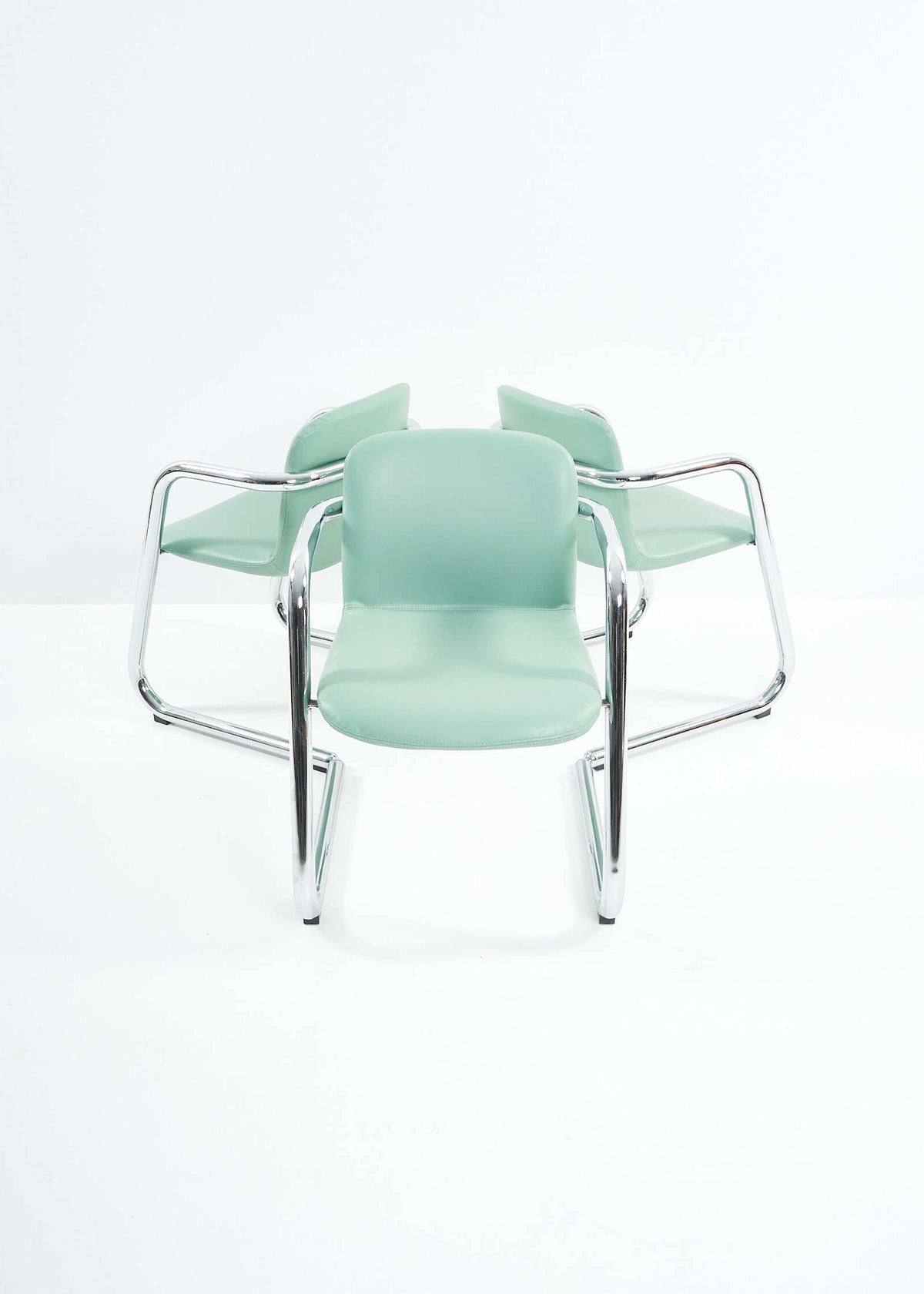 Kinetics-chairs-PhilipSalmon-HughHamilton-FullRoom1319