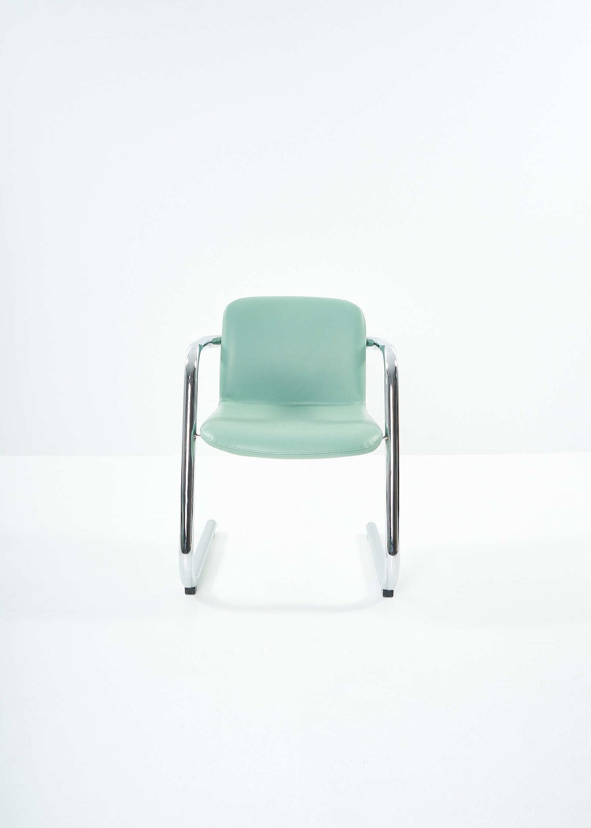 Kinetics-chairs-PhilipSalmon-HughHamilton-FullRoom1345