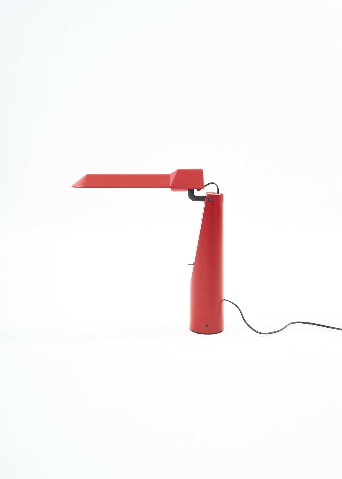 Picchio-Lamp-Isao-Hosoe-Luxo-FullRoom1368