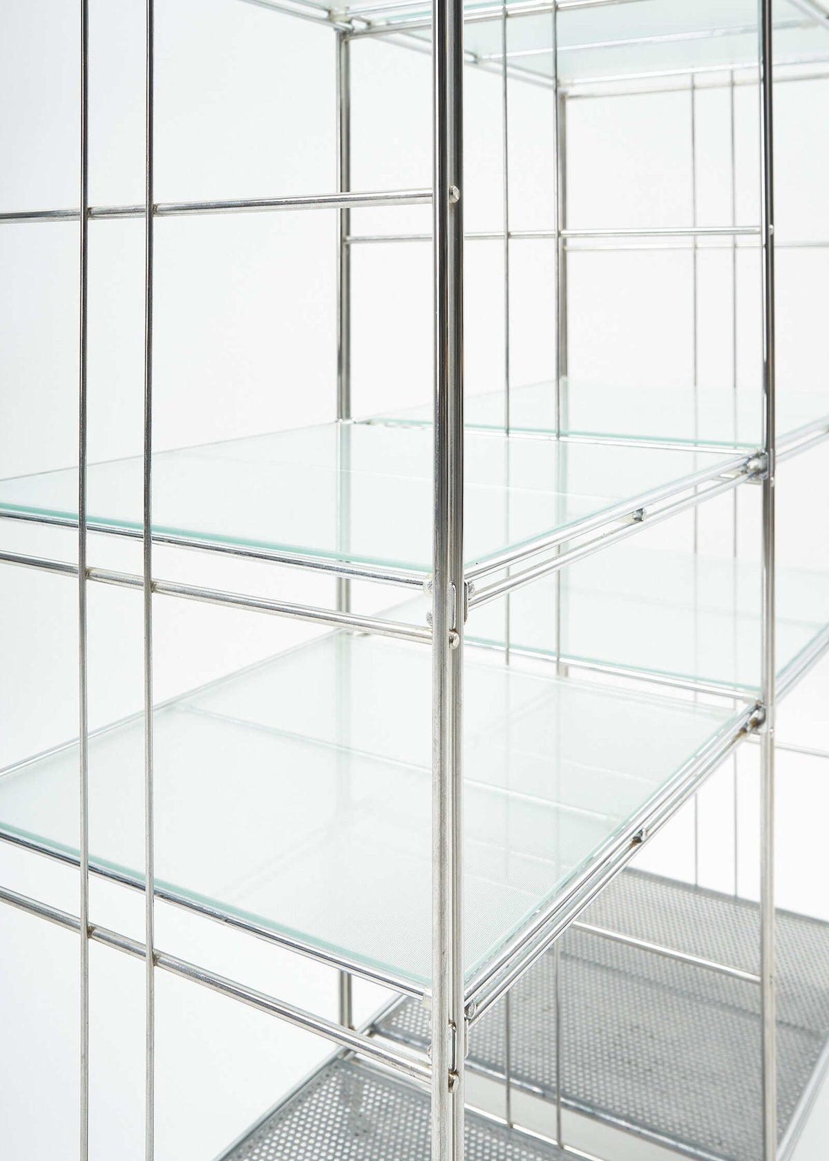 Multistrux-wire-shelving-italy-Fullroom0845