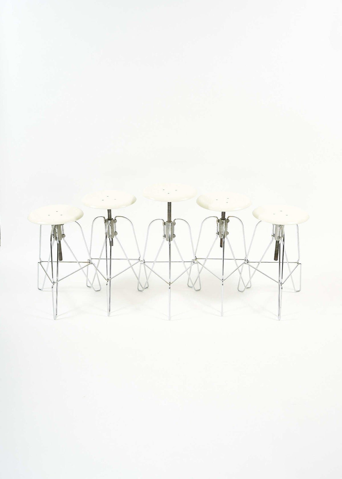 ModelSix-Jeff-Covey-stool-HermanMiller-FullRoom2423