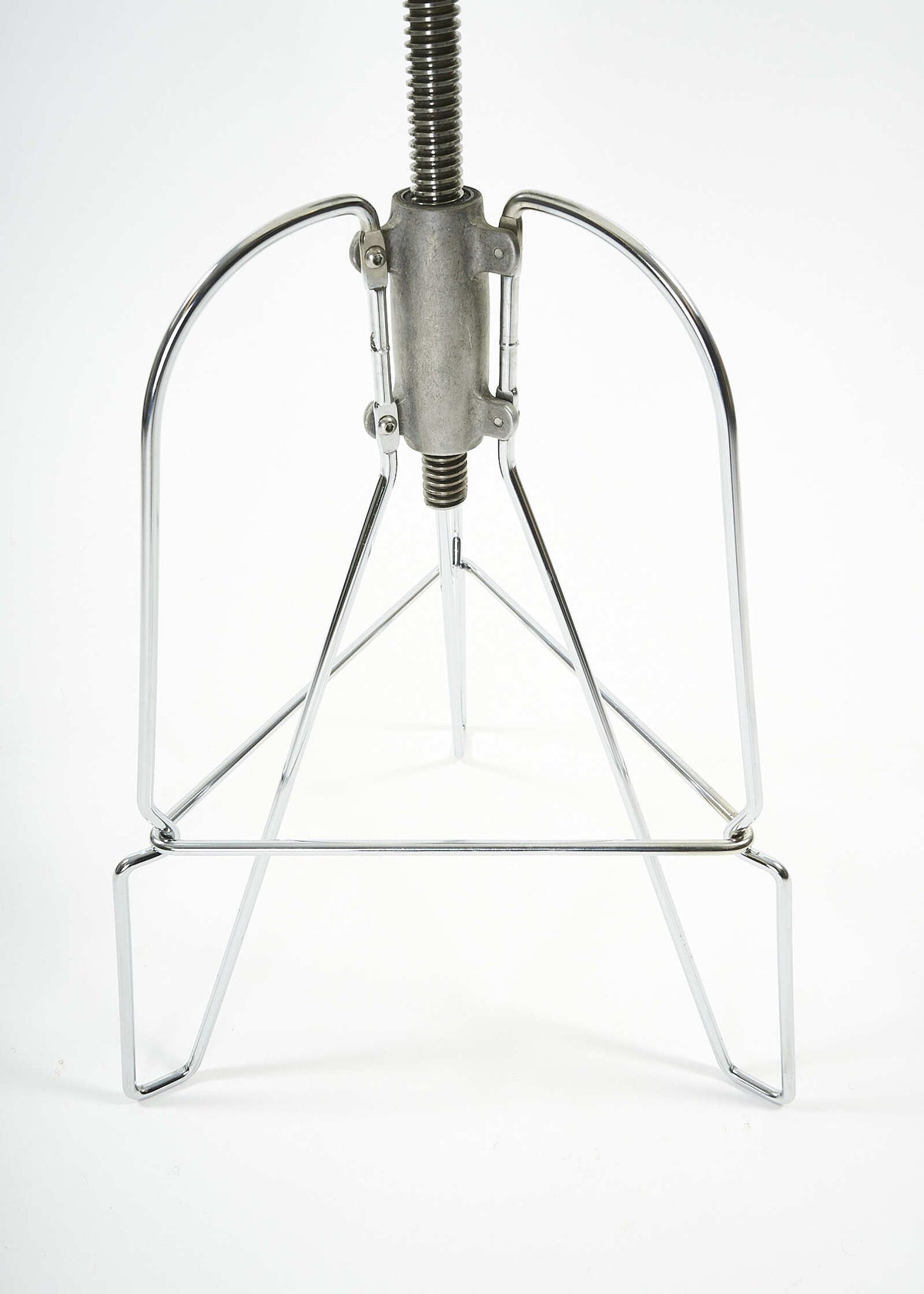 ModelSix-Jeff-Covey-stool-HermanMiller-FullRoom2725