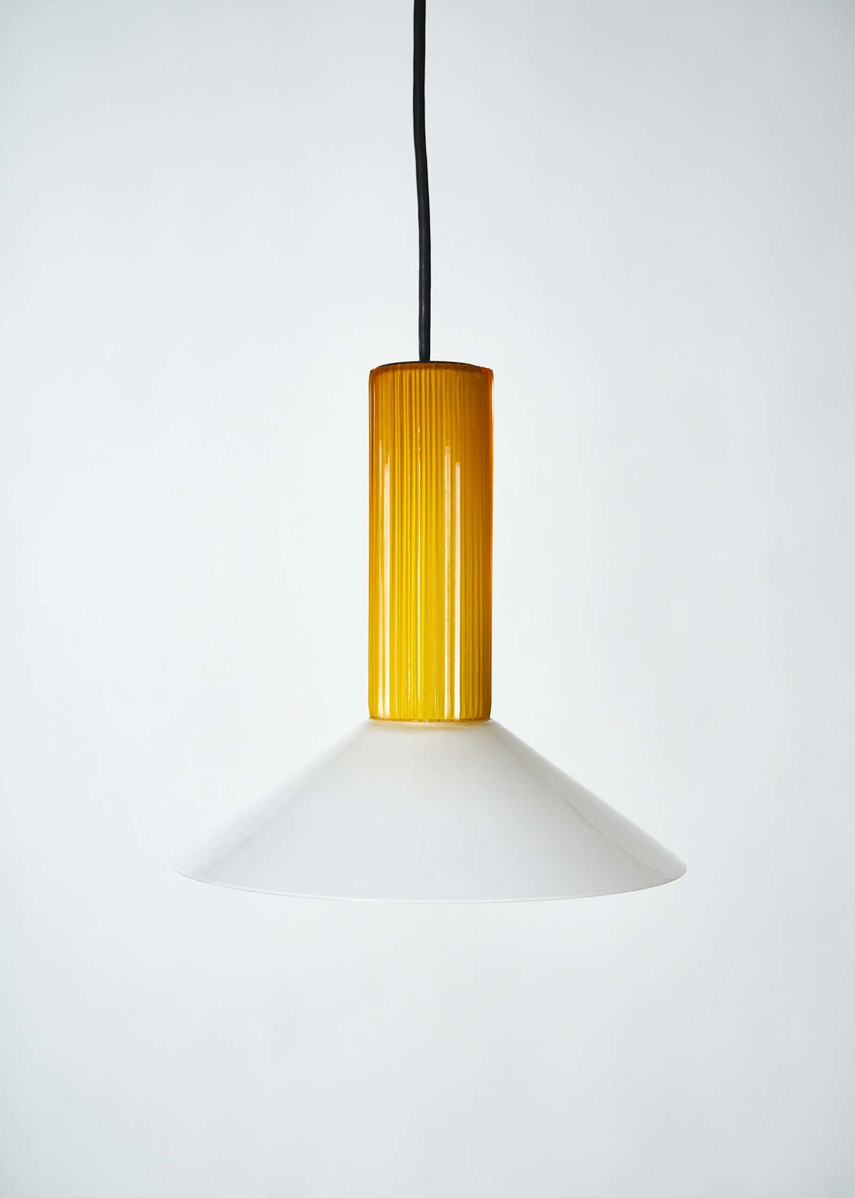 DeMajo-Murano-Glass-Pendant-FullRoom0525