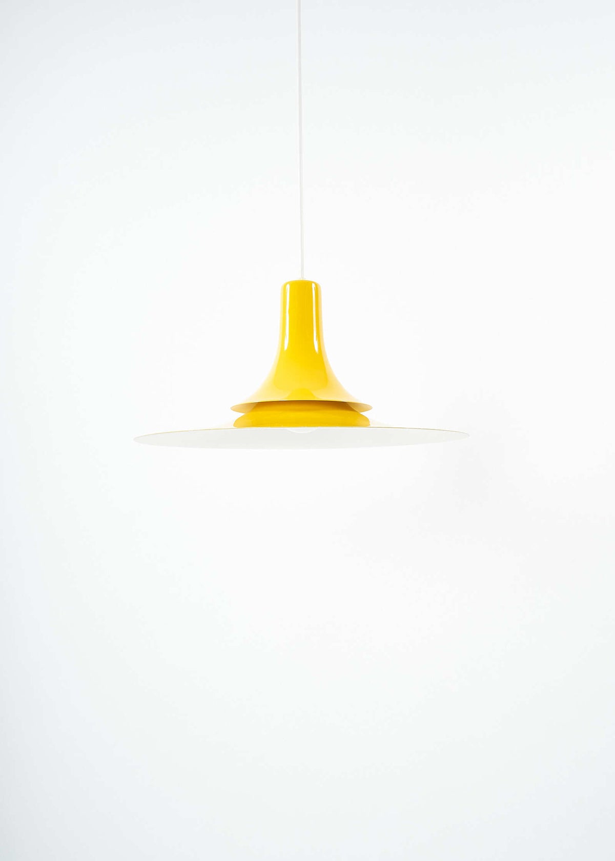 Sverige-Pendant-Lamp-Vintage-FullRoom4771