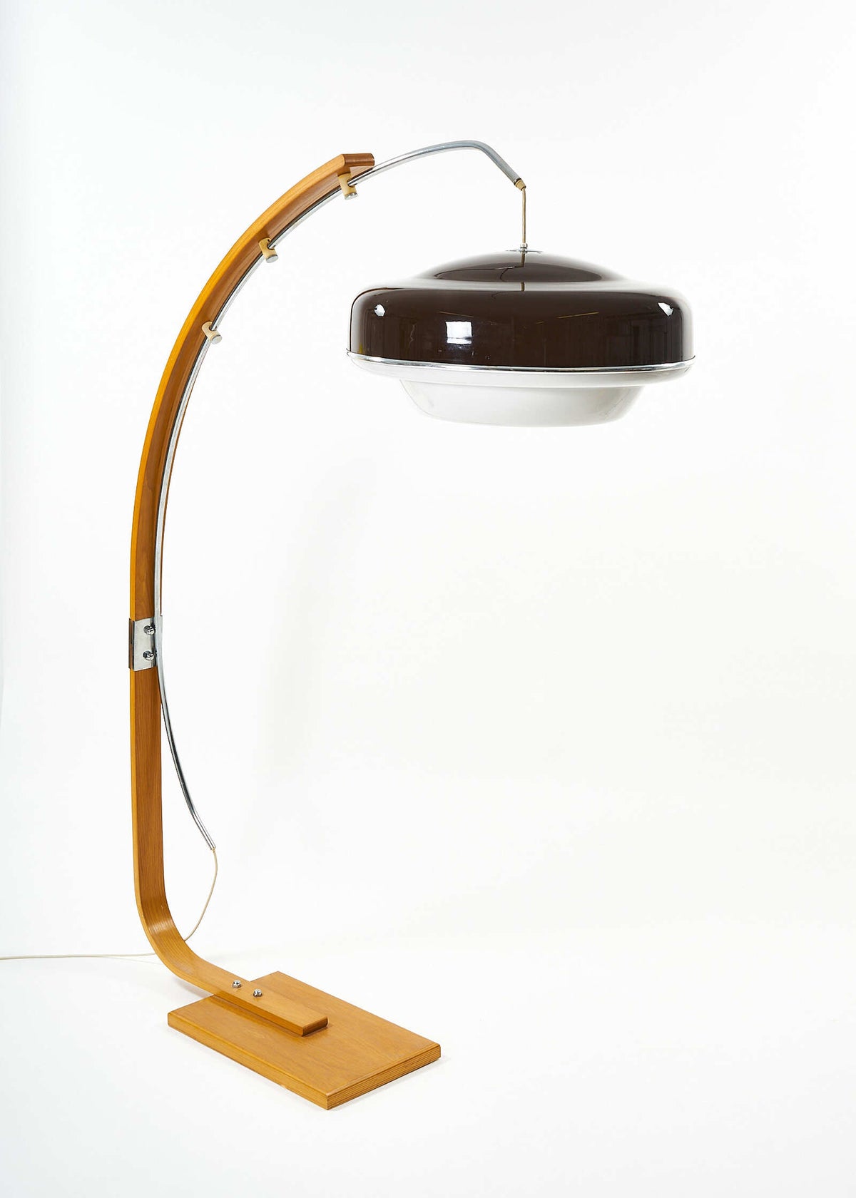 Galaxi-Arch-lamp-vintage-FullRoom2147