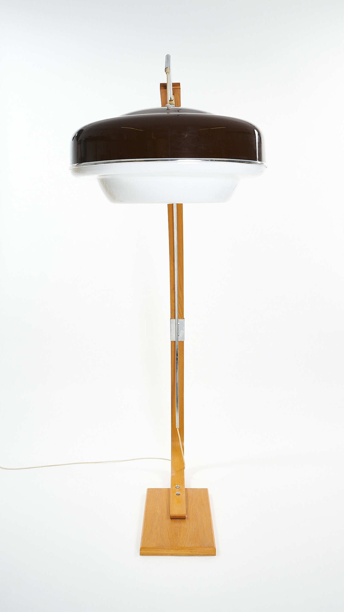 Galaxi-Arch-lamp-vintage-FullRoom2168