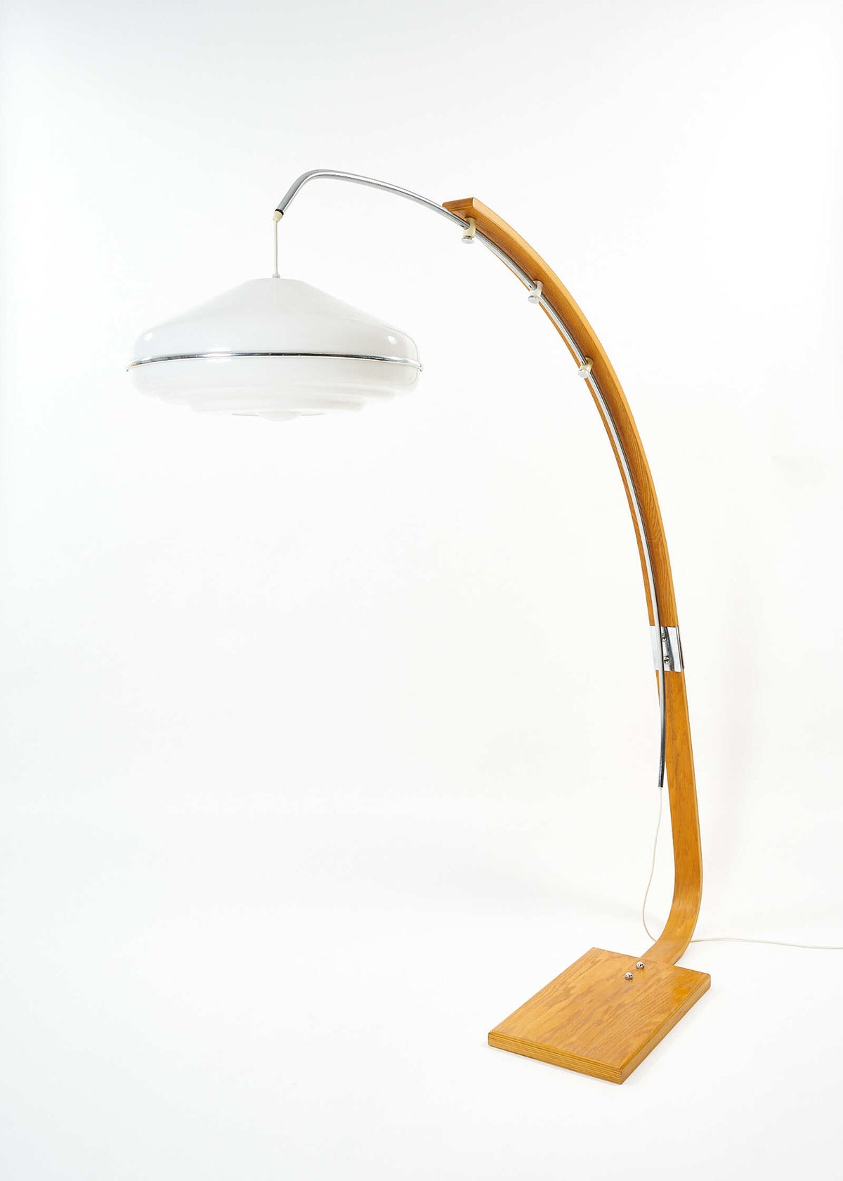 Galaxi-Arch-lamp-vintage-FullRoom2113