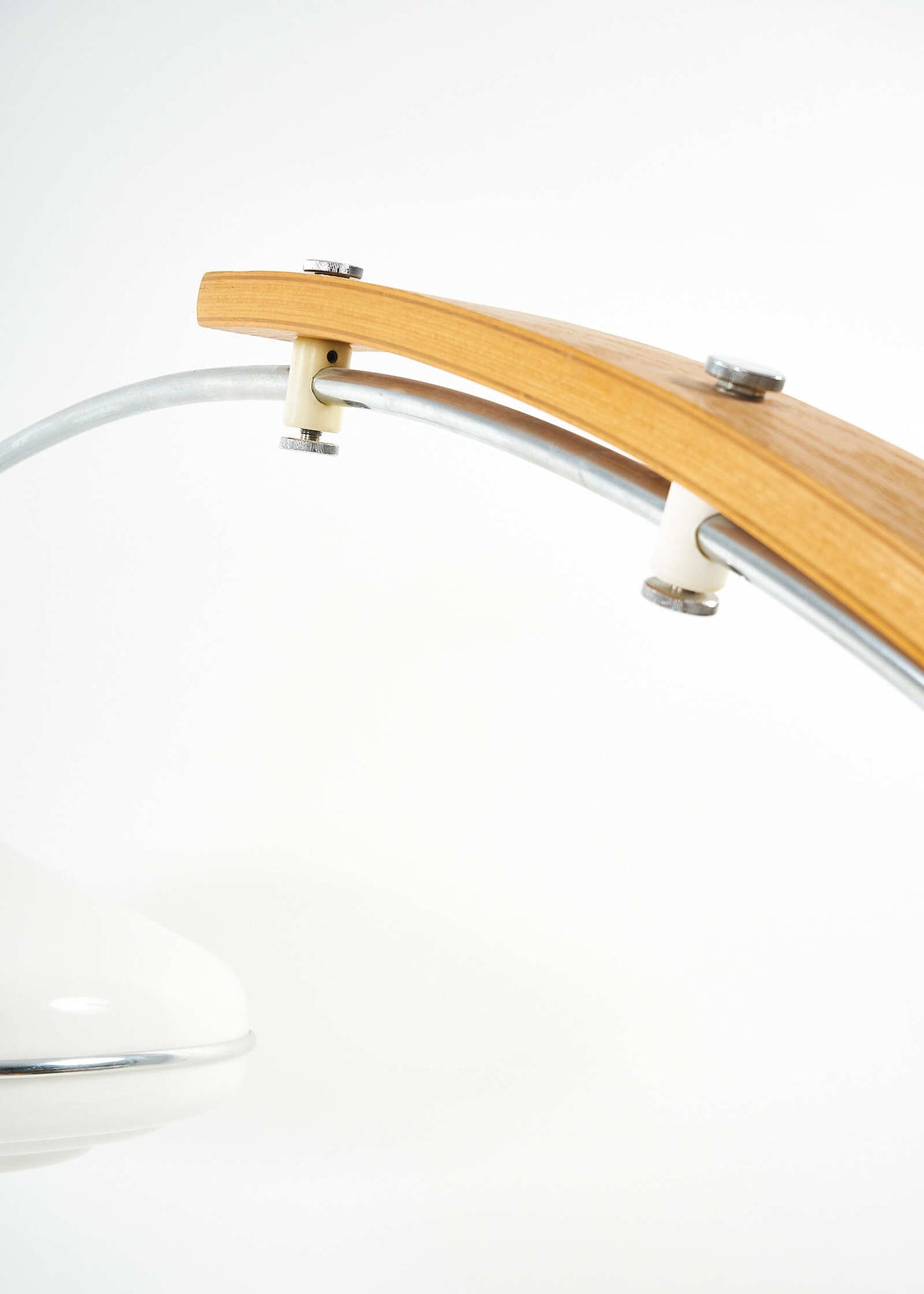 Galaxi-Arch-lamp-vintage-FullRoom2145