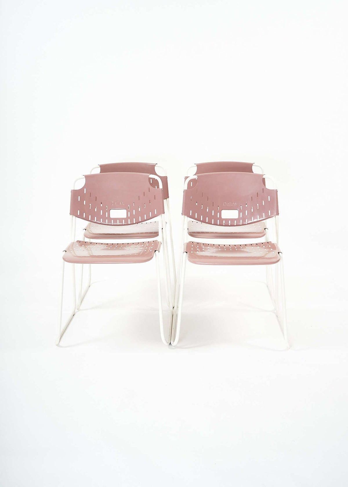 Dallas-chair-Kinetics-Paolo-Favaretto-FullRoom0266