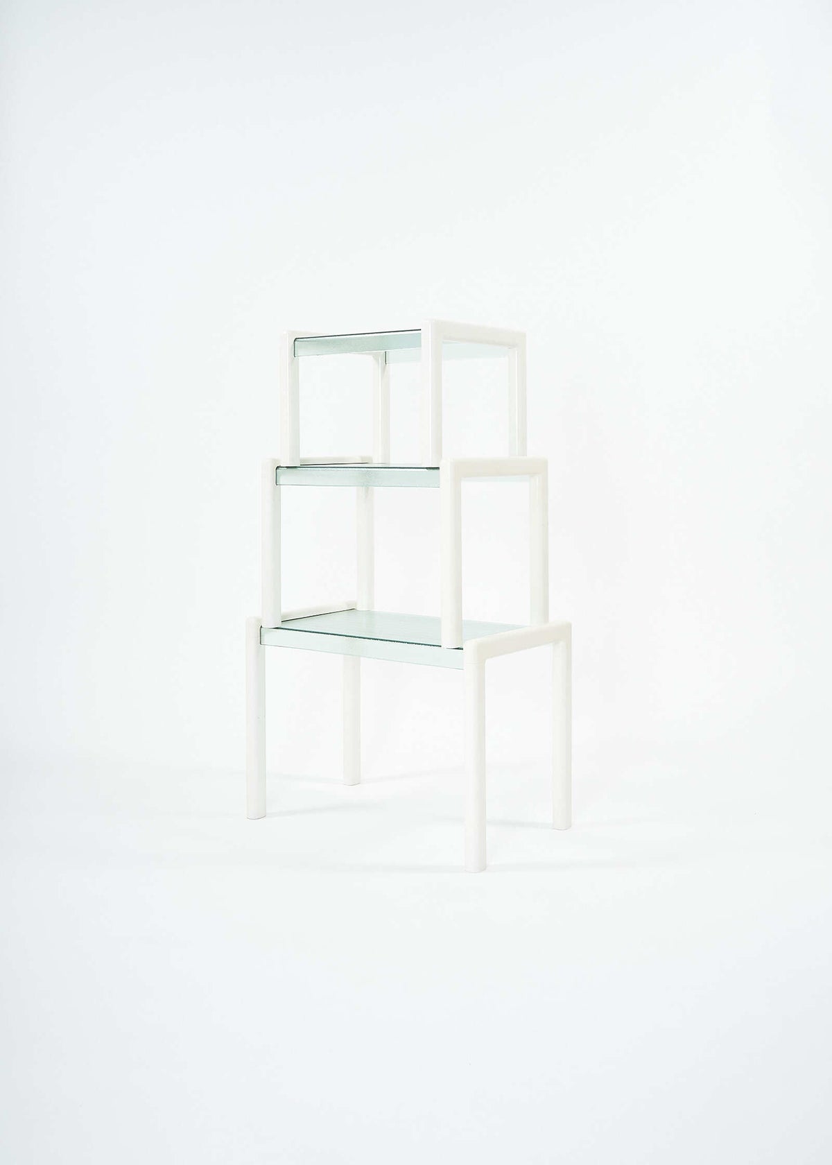 Nesting-tables-gigognes-glass-FullRoom3866