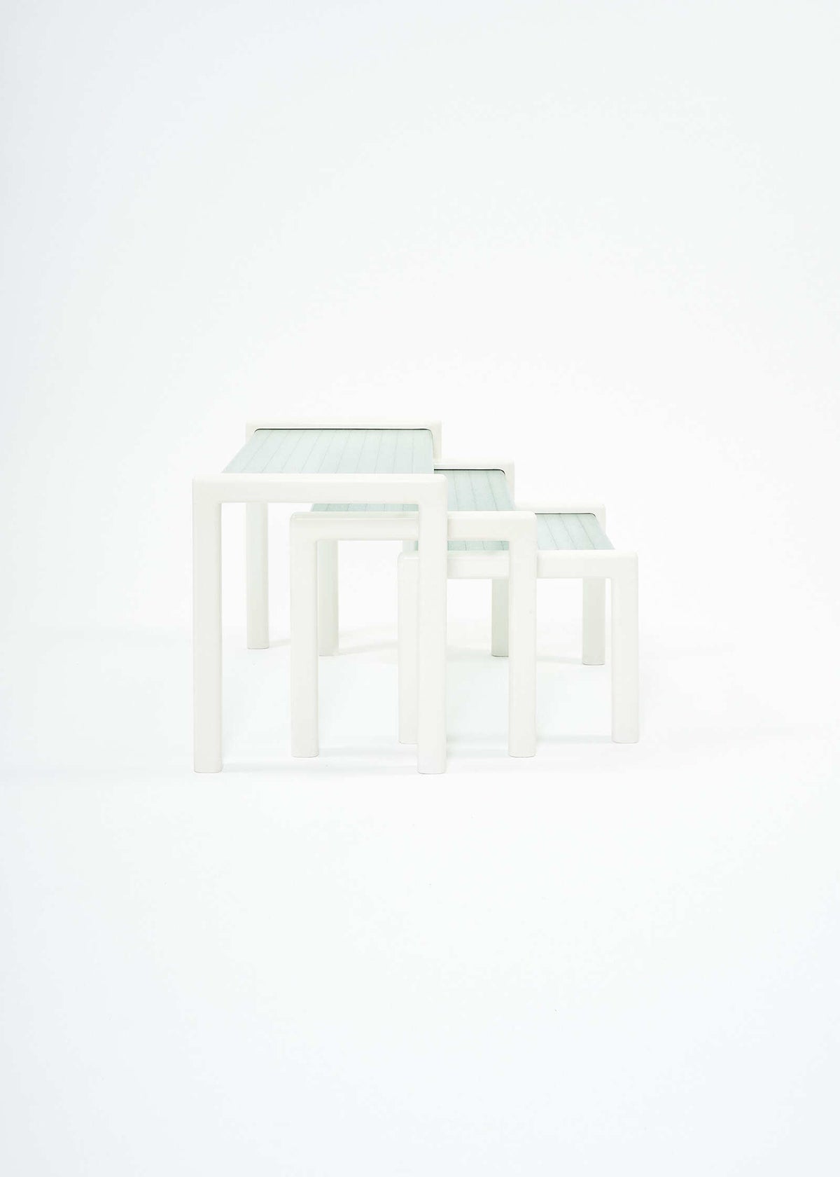 Nesting-tables-gigognes-glass-FullRoom4663