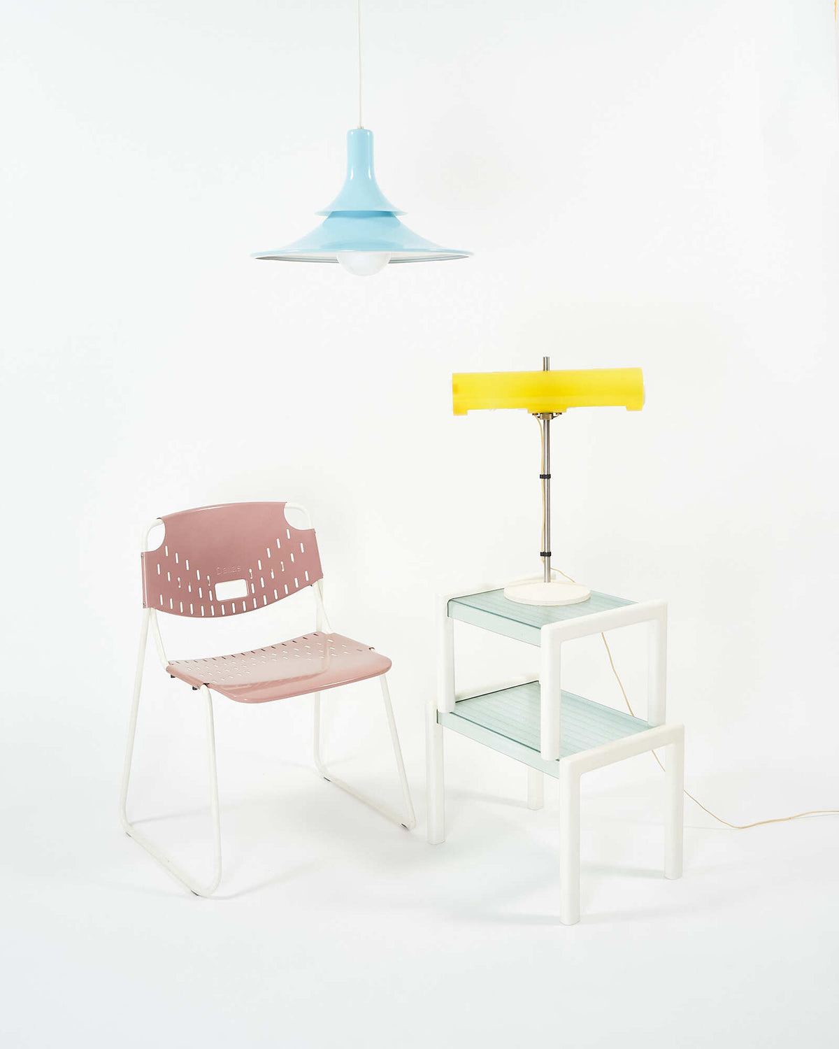 Nesting-tables-gigognes-glass-FullRoom4675