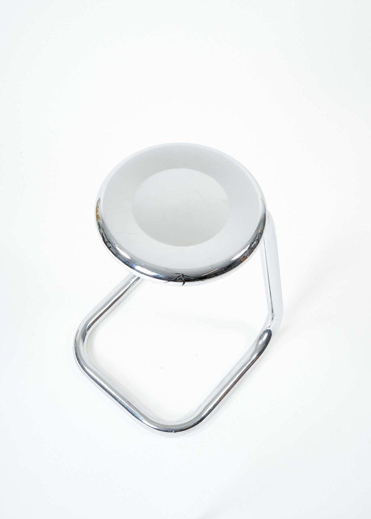 K700-Kinetics-Paperclip-Chrome-FullRoom0258