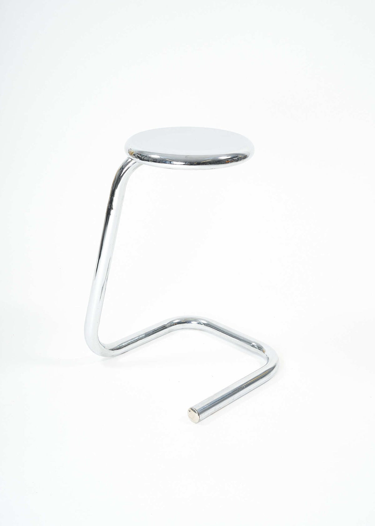 K700-Kinetics-Paperclip-Chrome-FullRoom0531