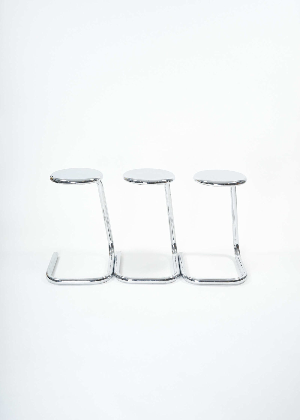 K700-Kinetics-Paperclip-Chrome-FullRoom4933