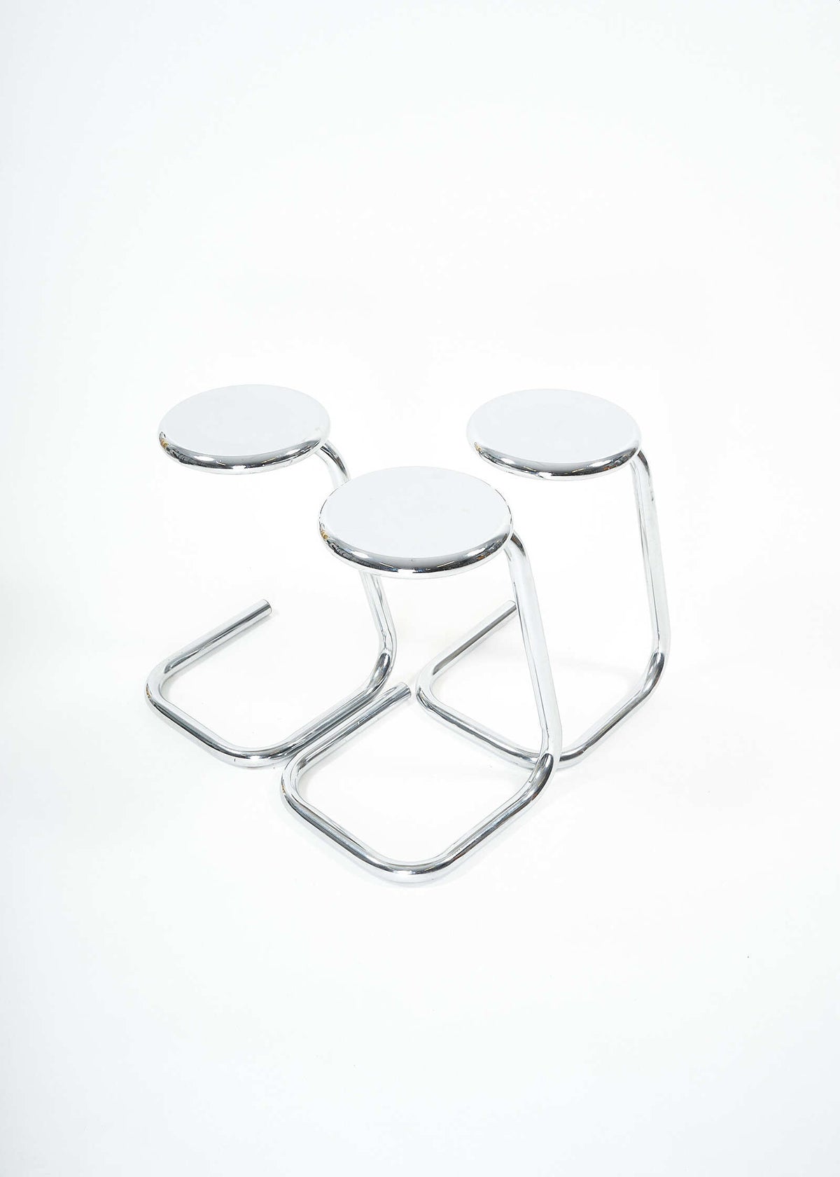 K700-Kinetics-Paperclip-Chrome-FullRoom5711
